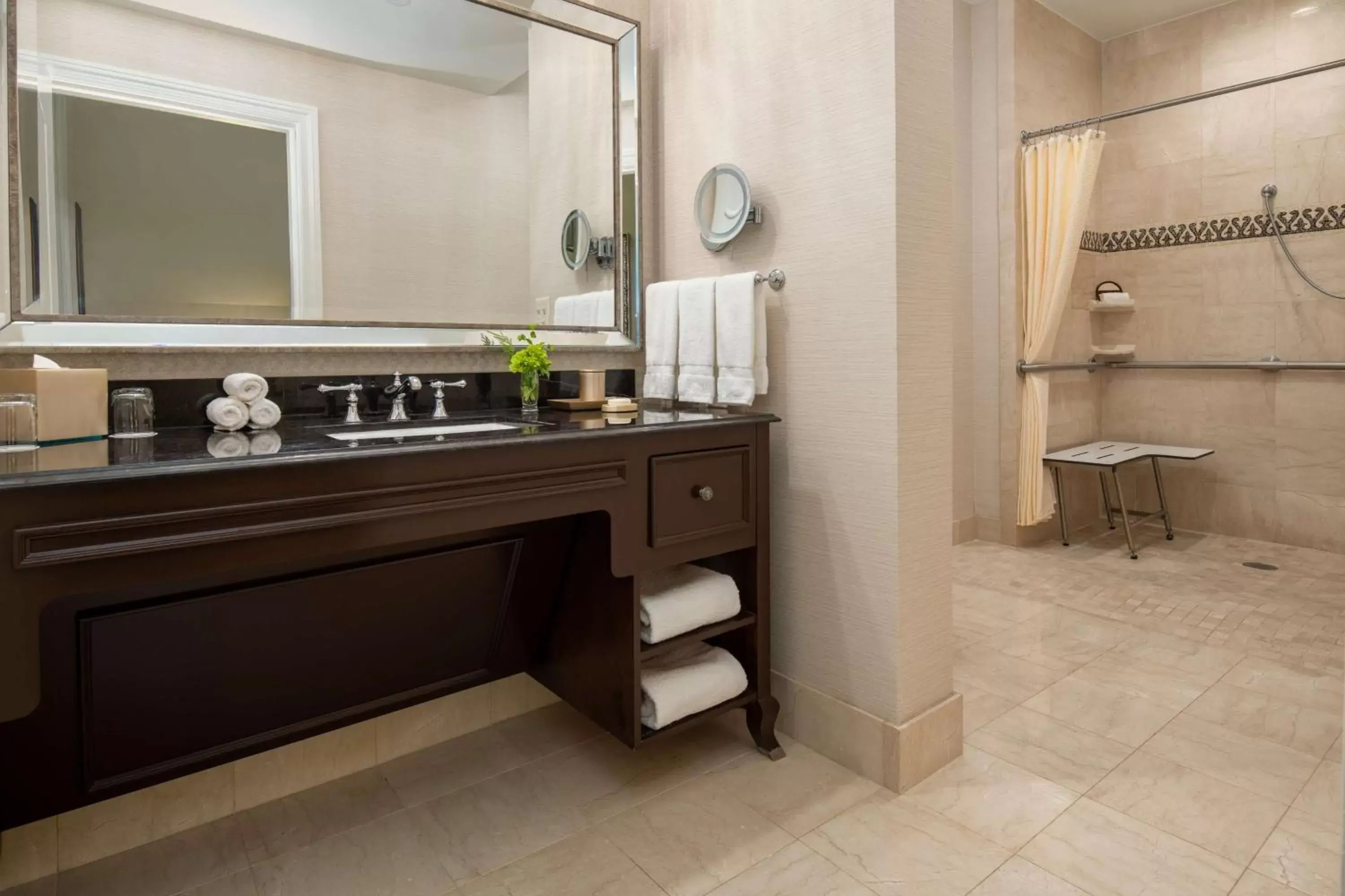 Bathroom in The Roosevelt Hotel New Orleans - Waldorf Astoria Hotels & Resorts