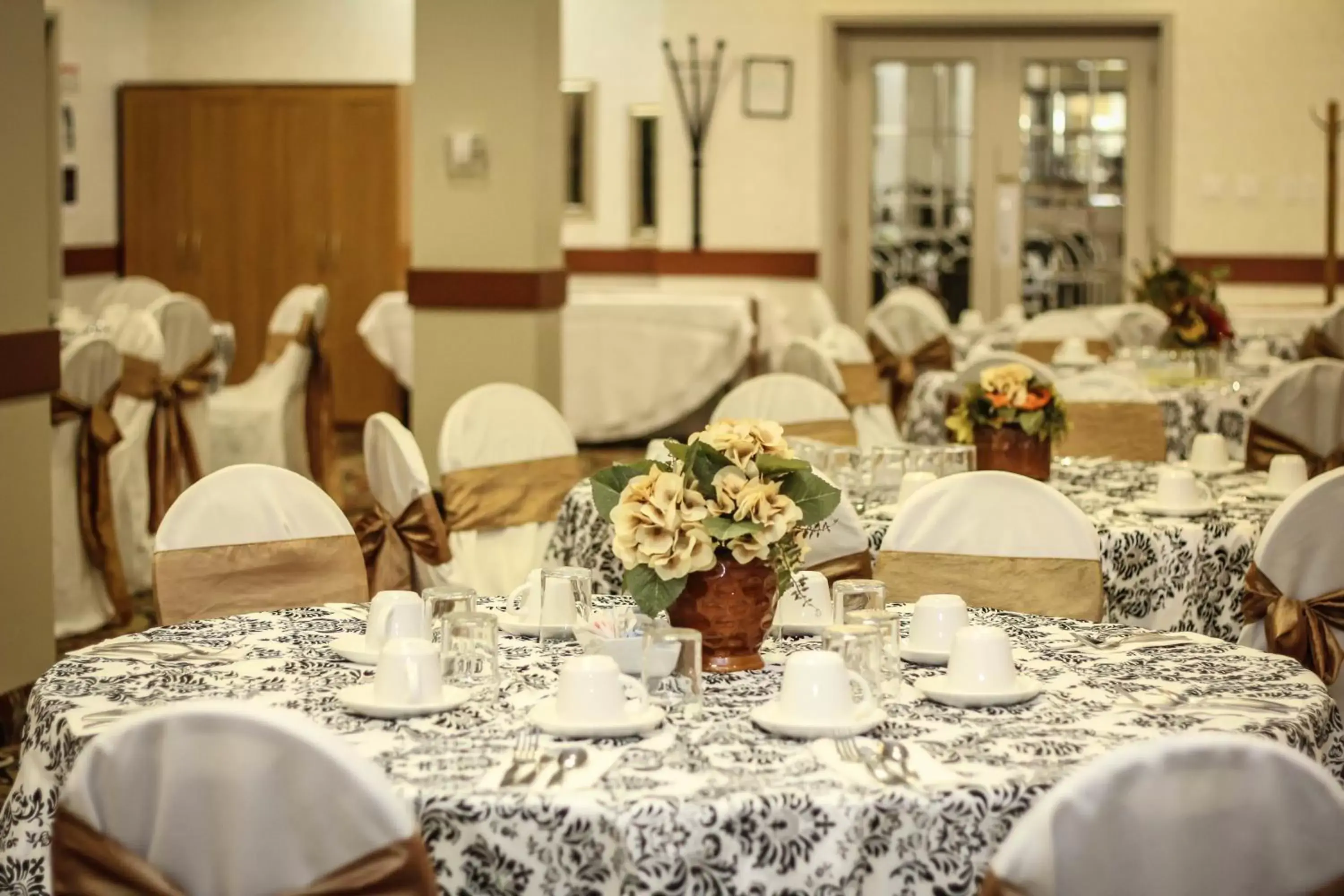 Banquet/Function facilities, Banquet Facilities in Continental Inn & Suites