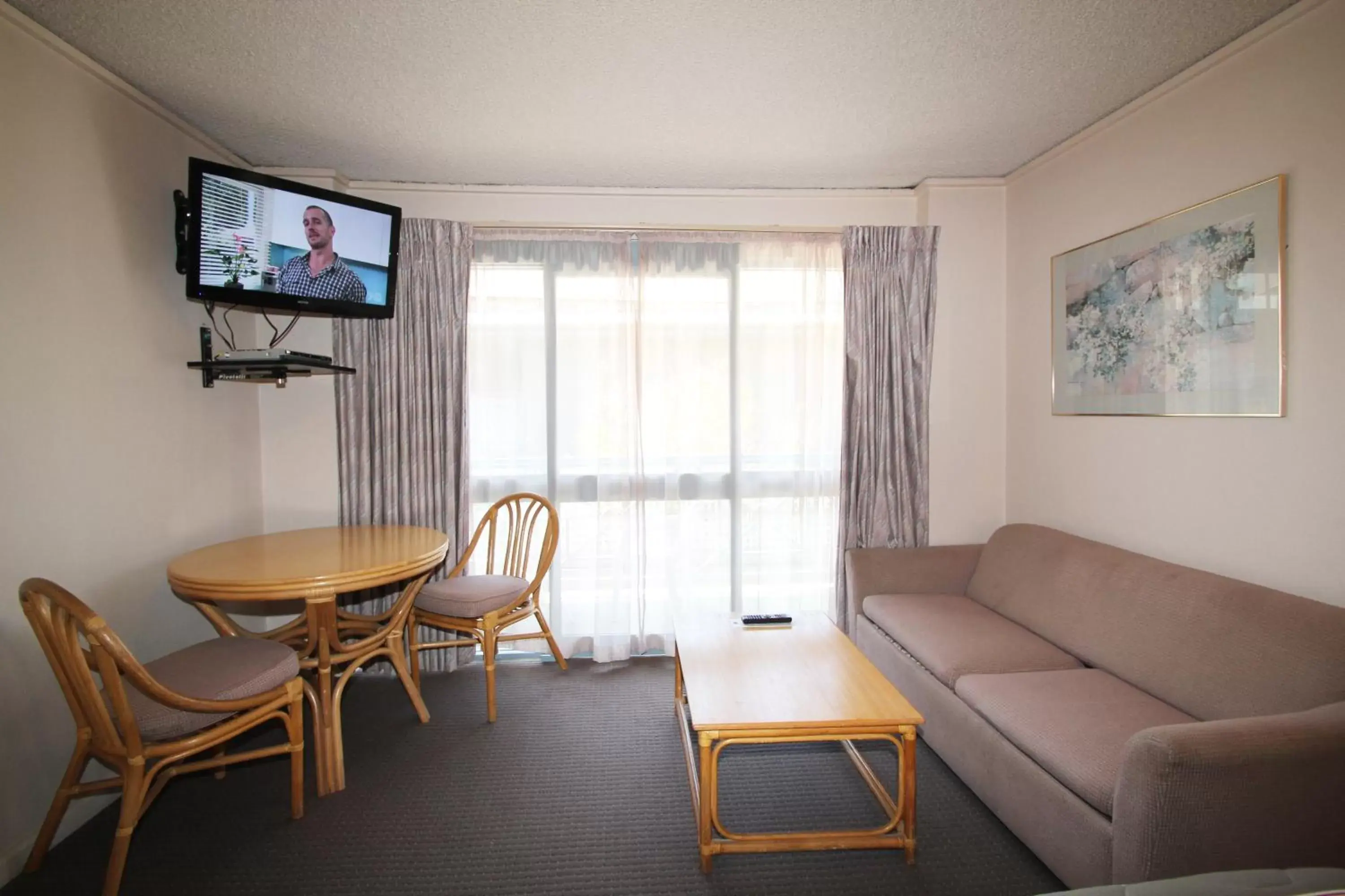 Seating Area in Beaumaris Bay Motel