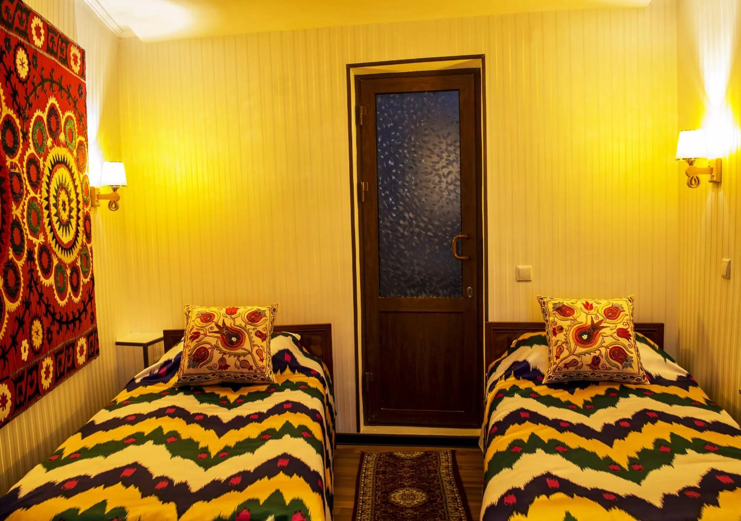 Photo of the whole room, Bed in Jahongir