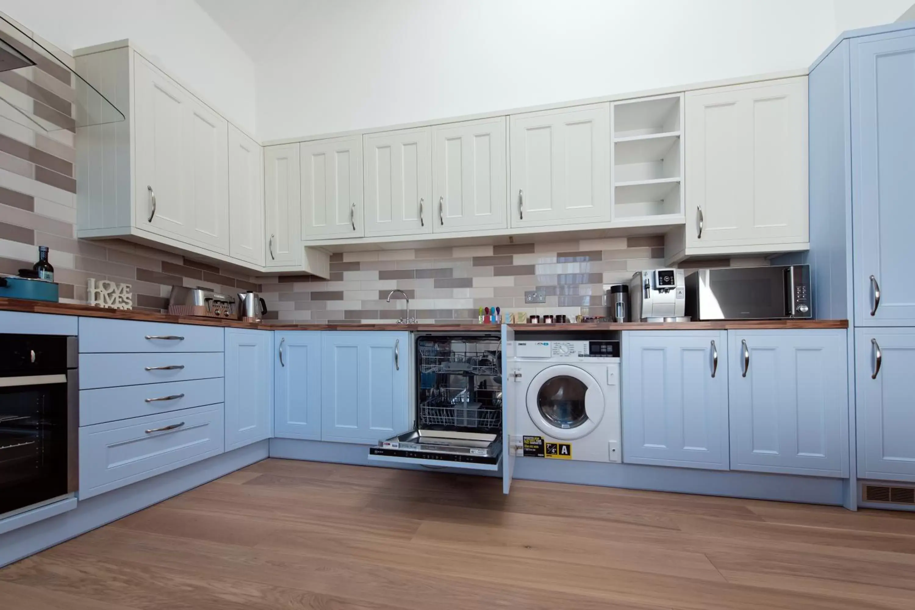 Kitchen/Kitchenette in Best Luxury Apart Hotel in Oxford- Beechwood House