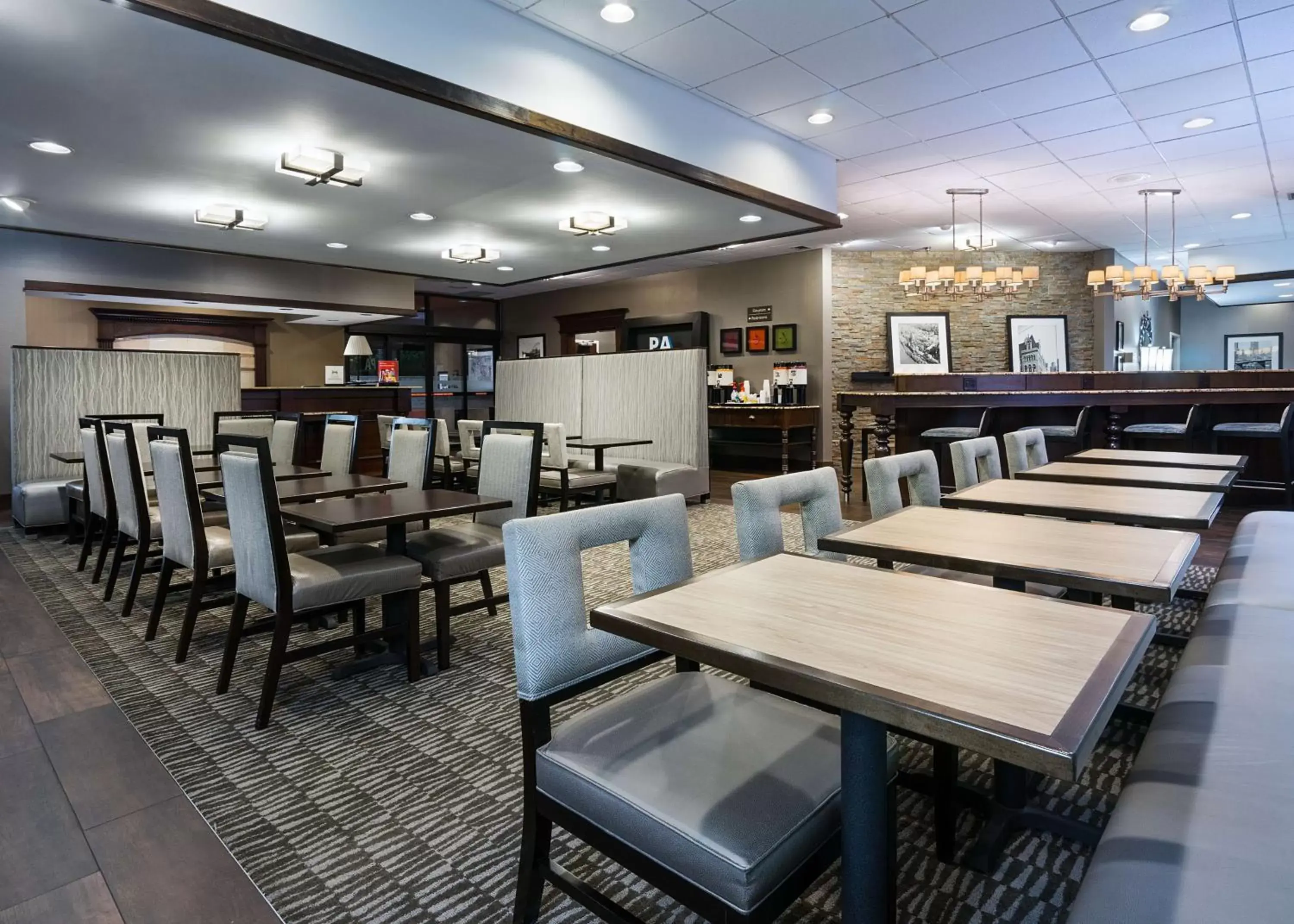 Breakfast, Restaurant/Places to Eat in Hampton Inn Pittsburgh University Medical Center