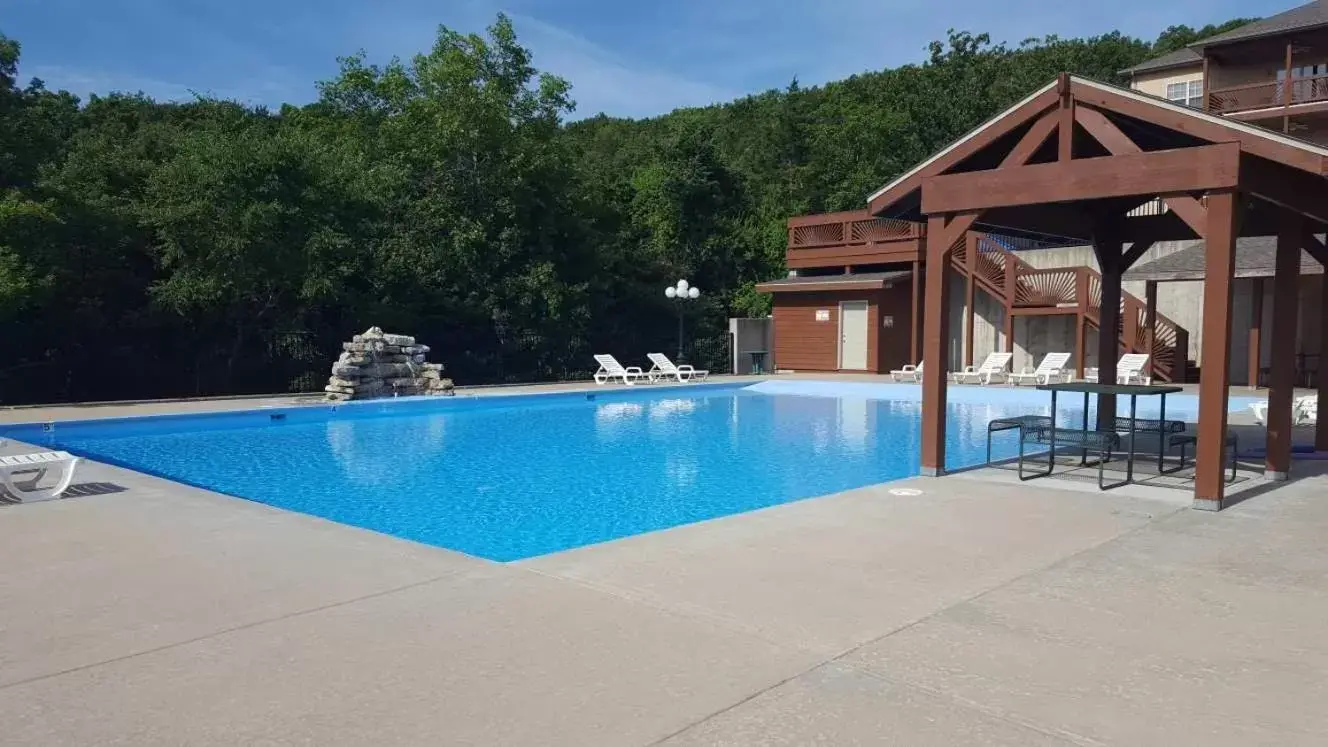 Natural landscape, Swimming Pool in Rockwood Condos on Table Rock Lake