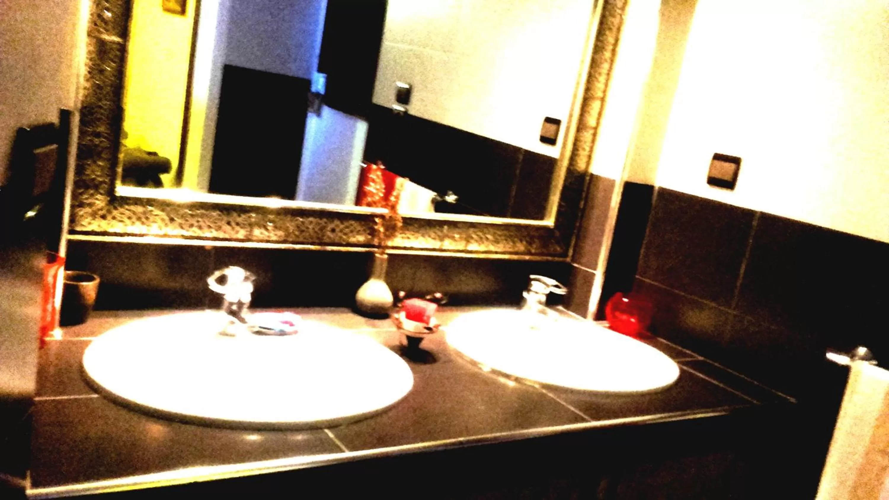 Bathroom in Riad Dar Zidane