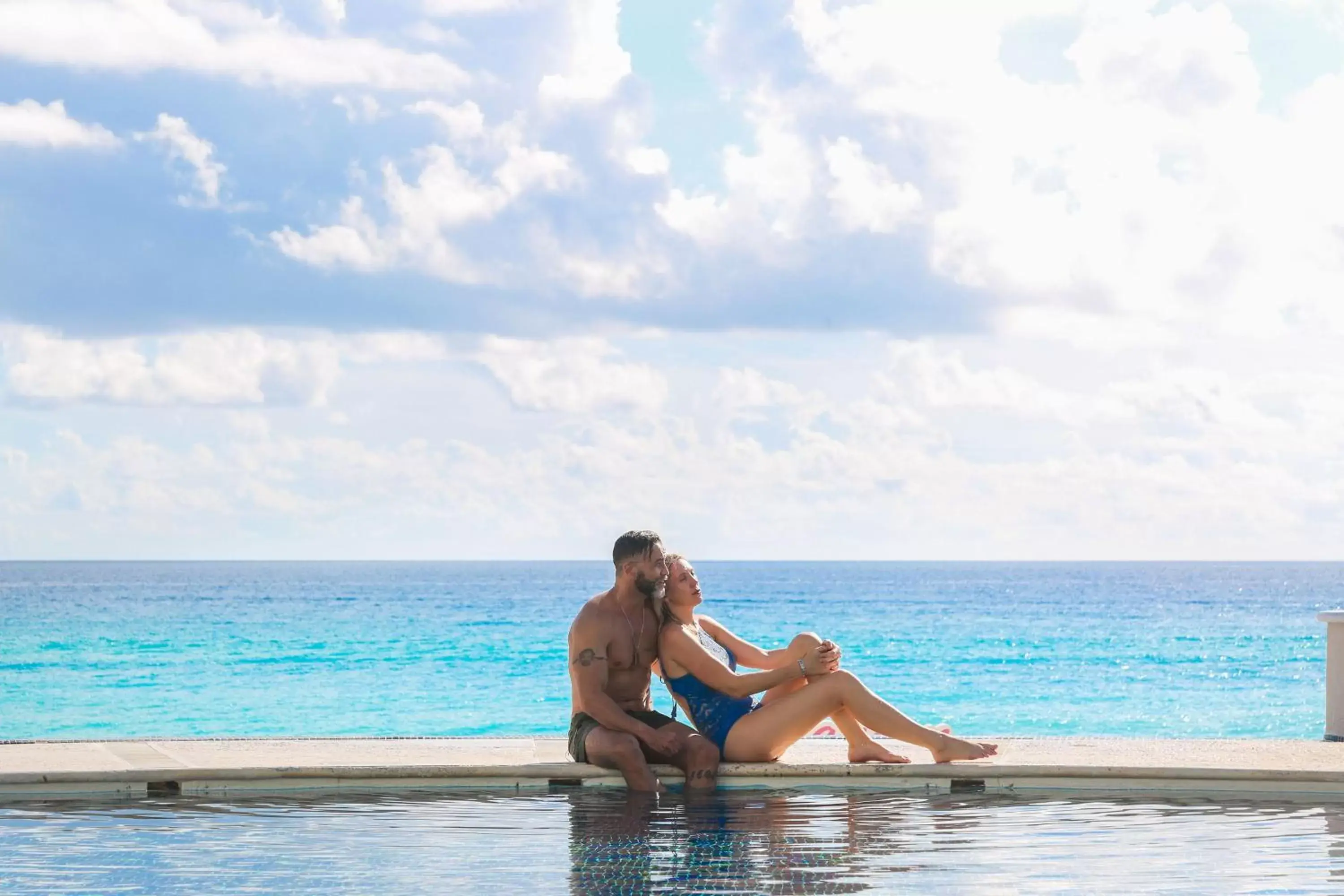 Swimming pool, Beach in Sandos Cancun All Inclusive