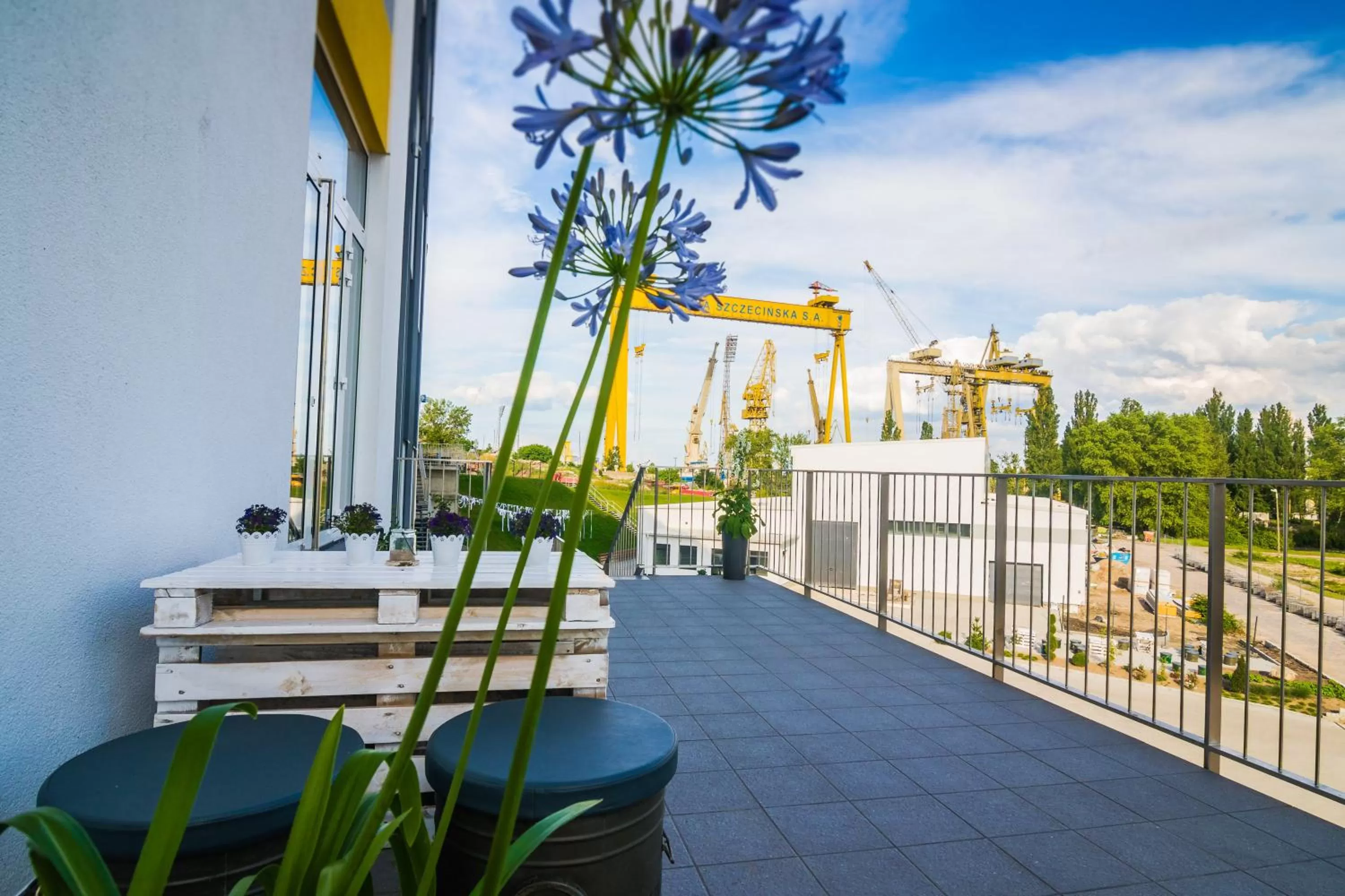 Patio in Vulcan Hotel