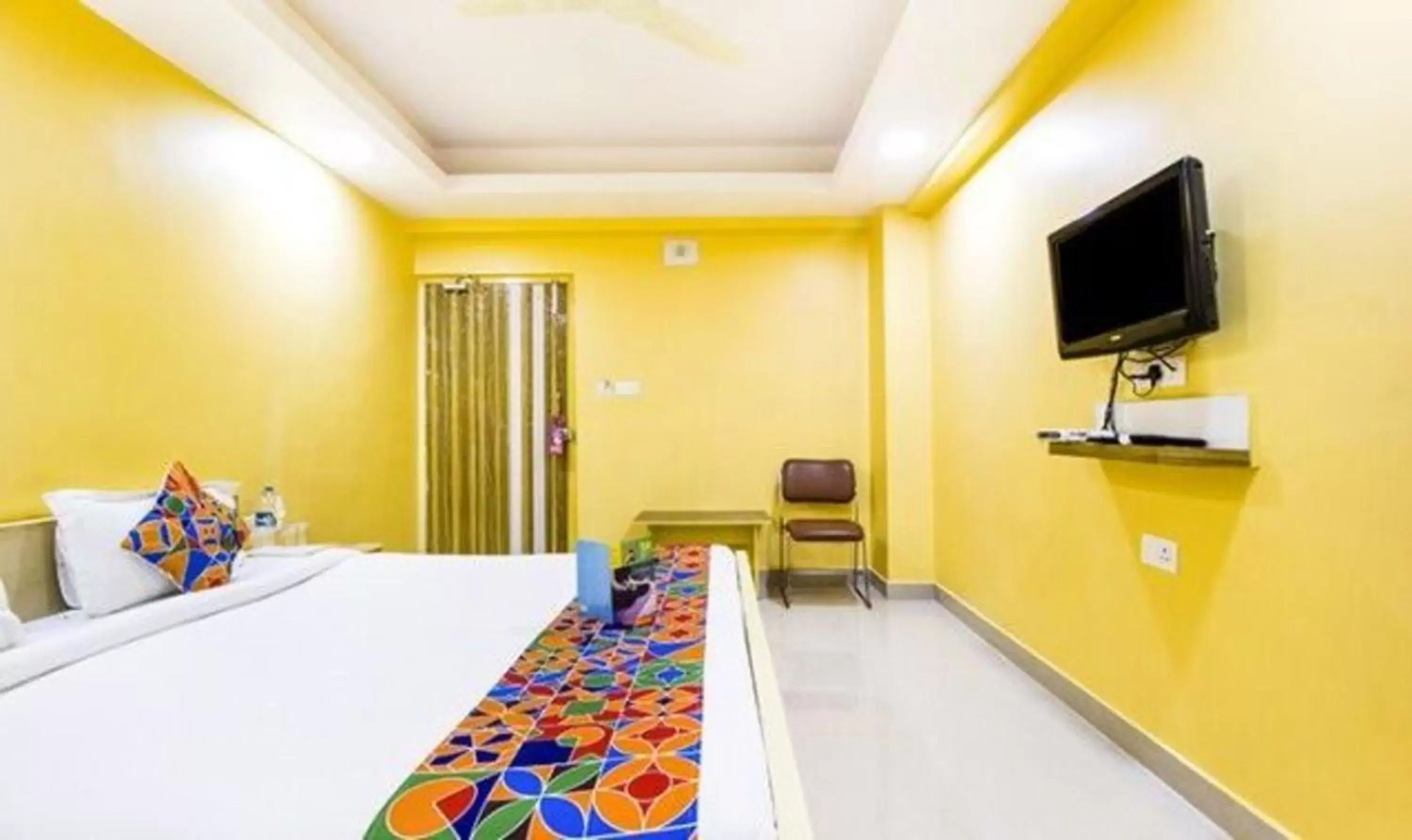 TV and multimedia, Bed in FabHotel Amaltas