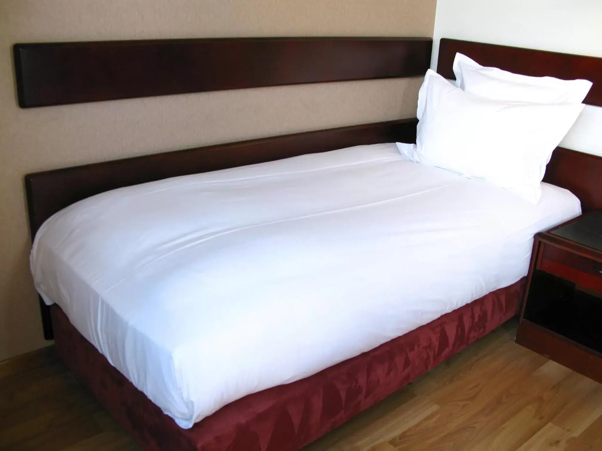 Bed in Bedford Hotel & Congress Centre