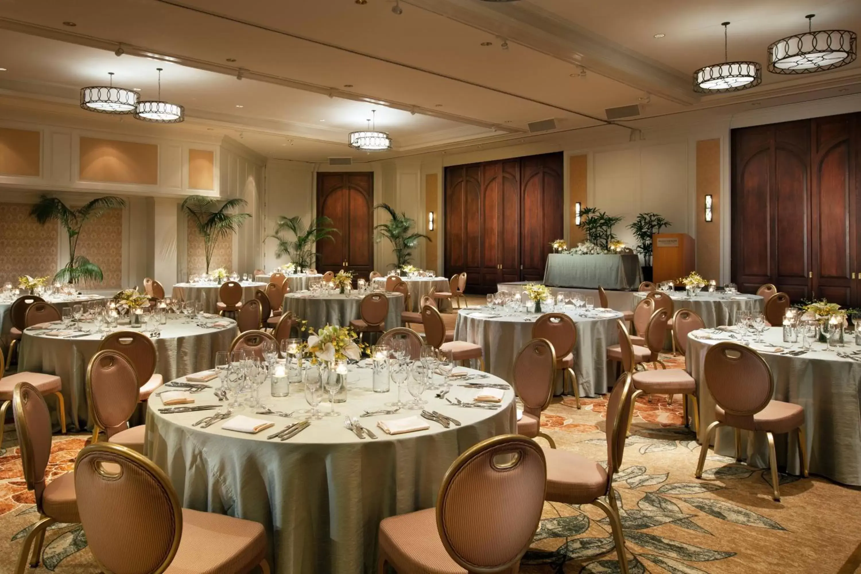 Banquet/Function facilities, Restaurant/Places to Eat in Moana Surfrider, A Westin Resort & Spa, Waikiki Beach
