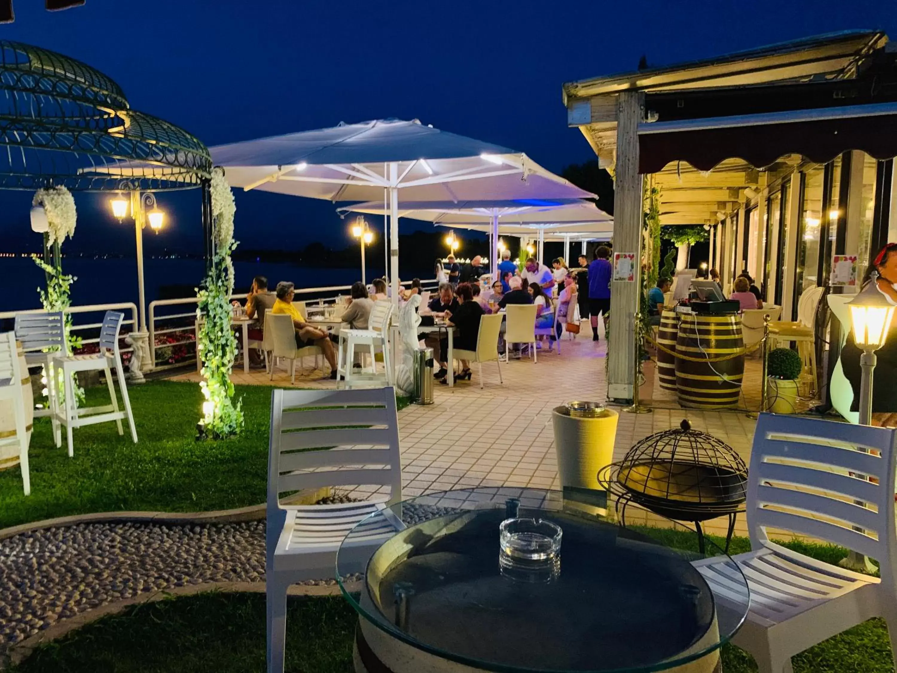 Restaurant/Places to Eat in Hotel Aquila D'Oro Desenzano