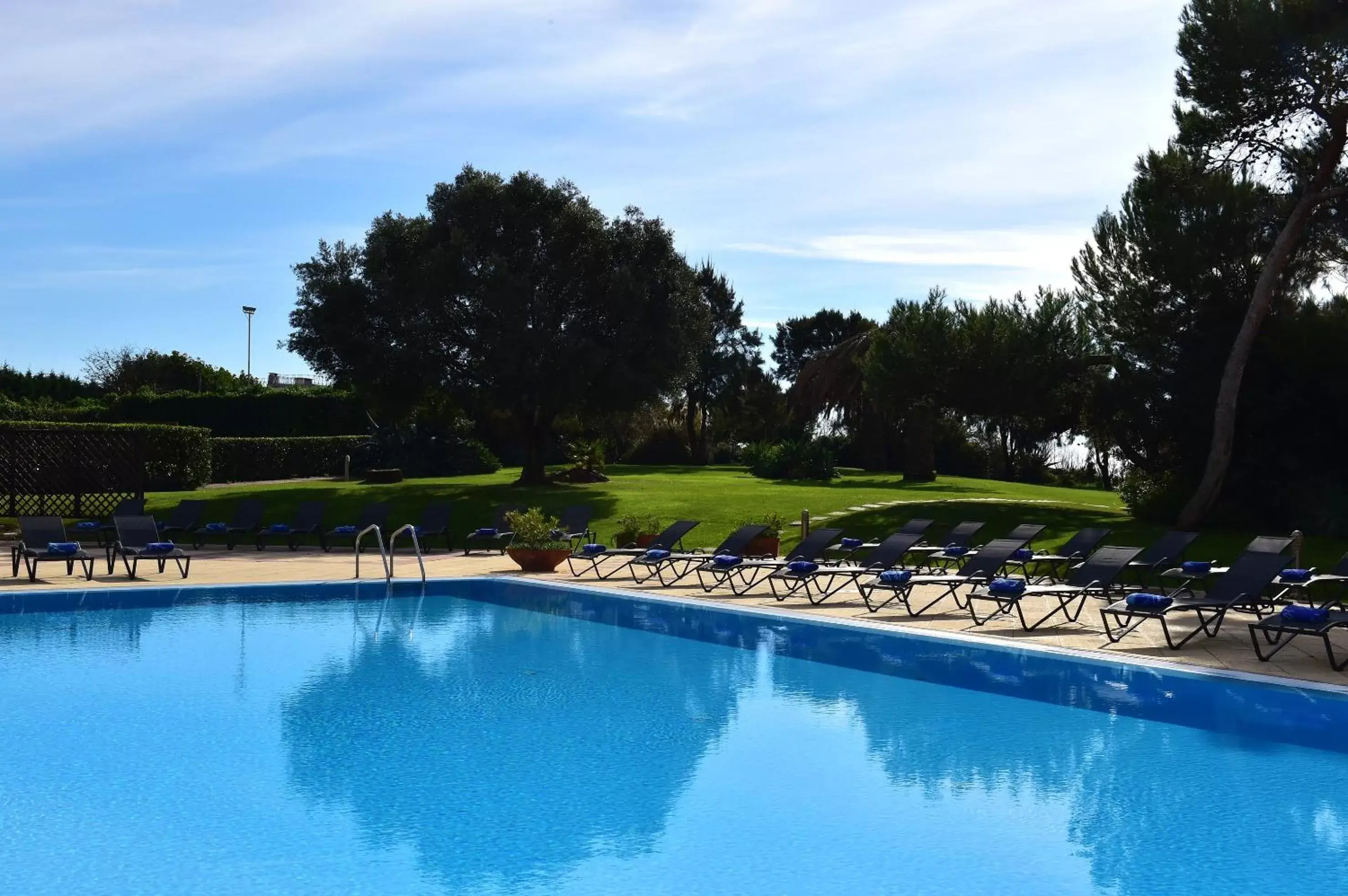 Swimming Pool in Hotel Pestana Cascais Ocean & Conference Aparthotel