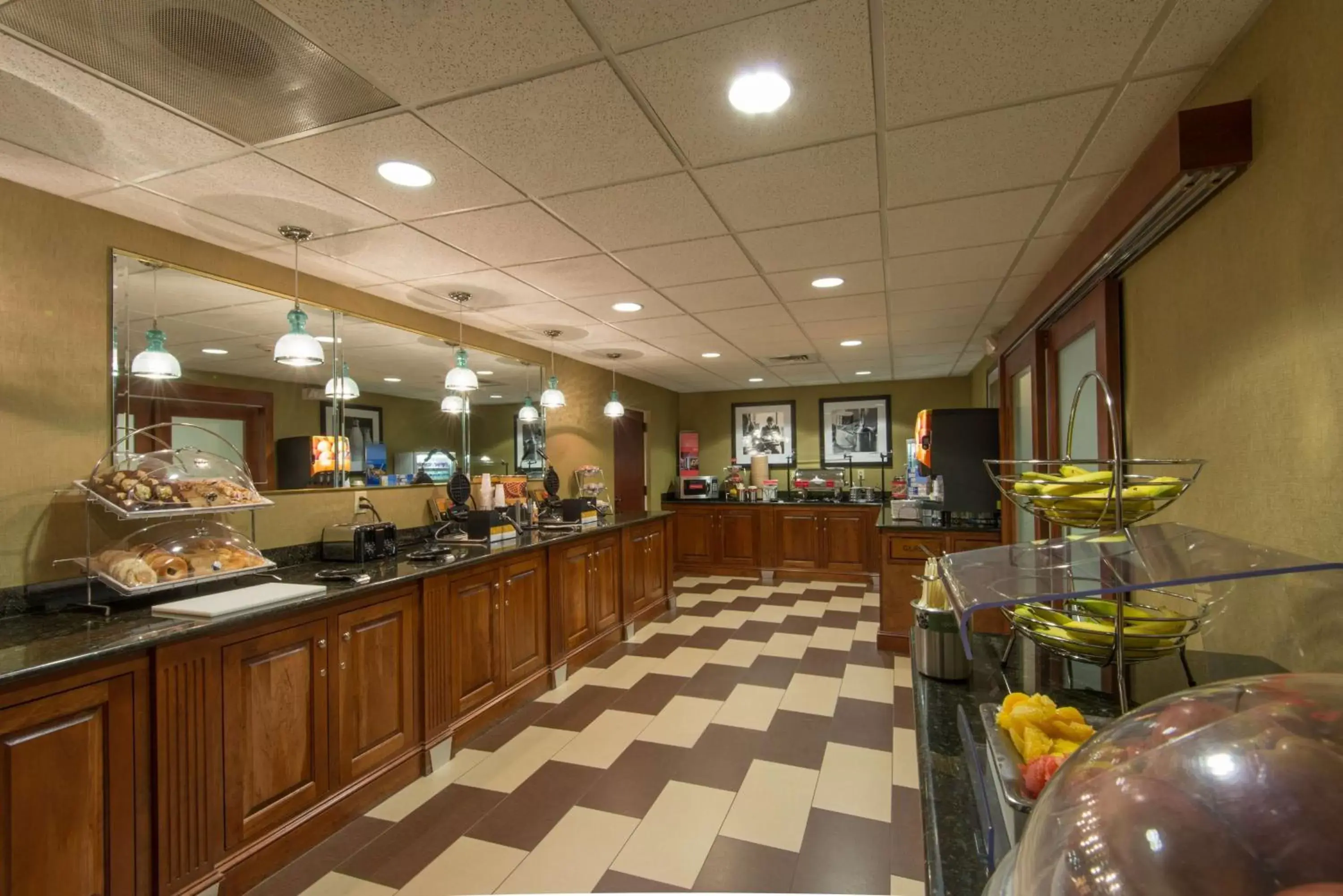 Dining area, Restaurant/Places to Eat in Hampton Inn Mount Airy