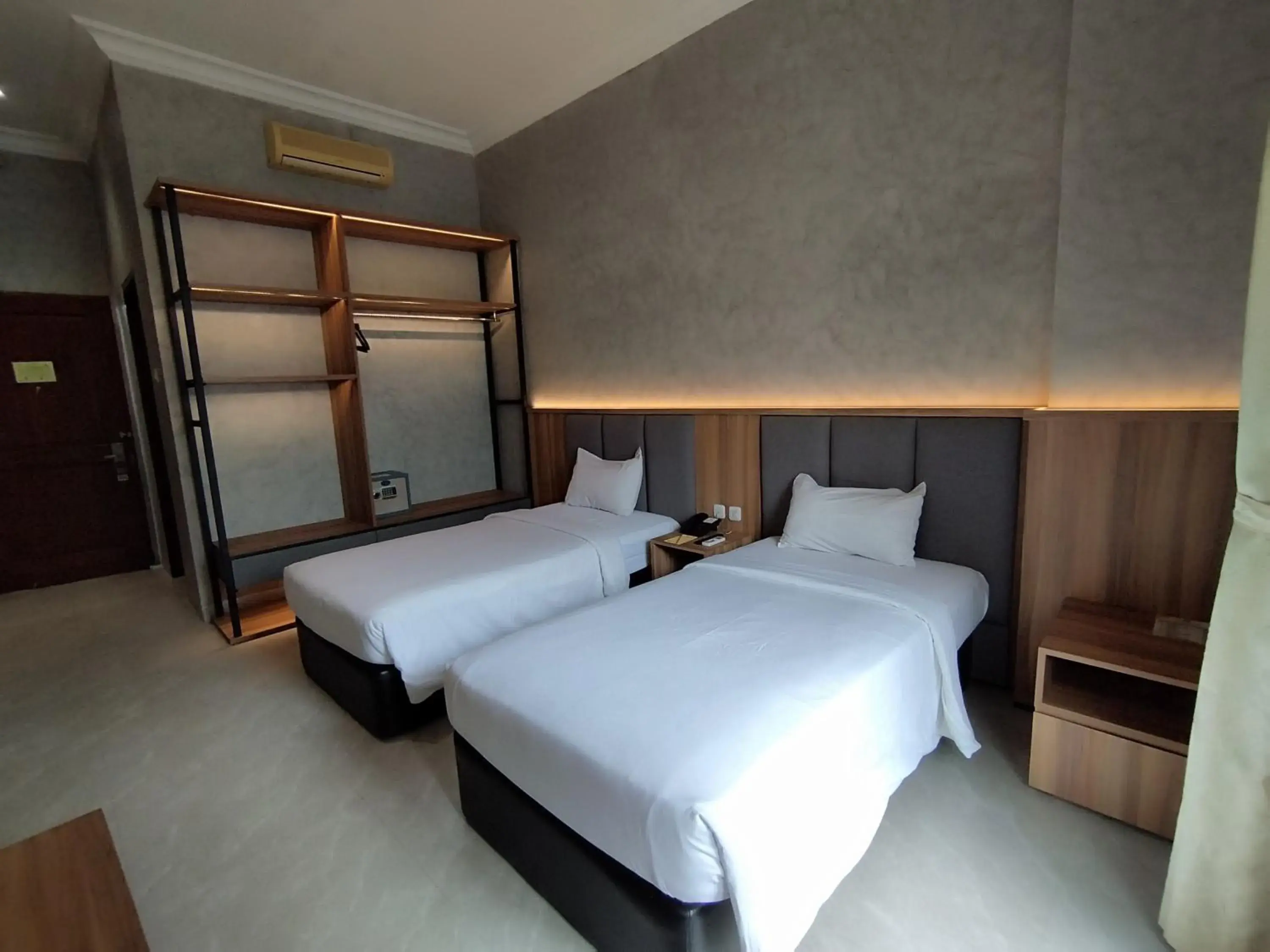 Property building, Bed in The Grand Palace Hotel Malang