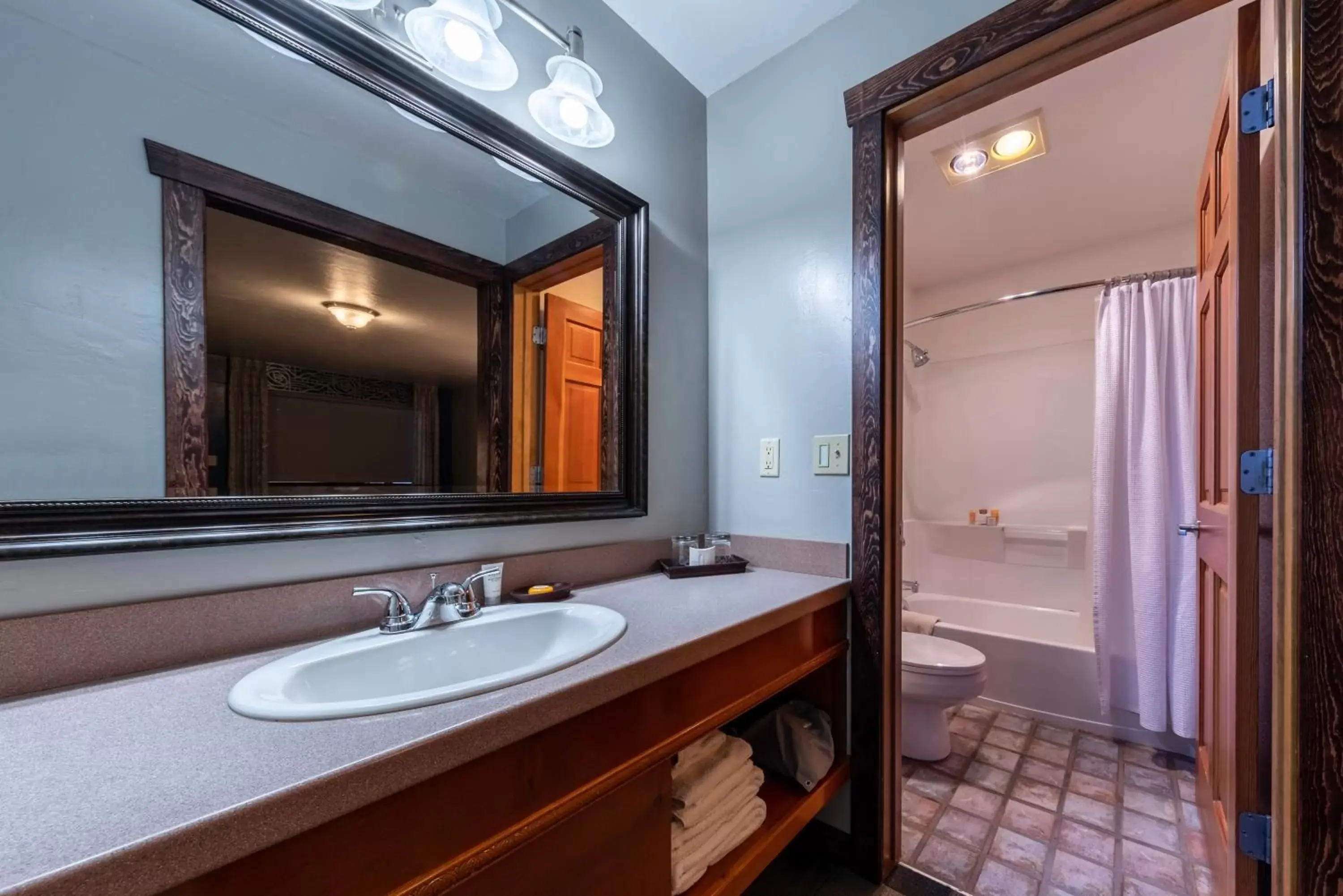 Bathroom in Desert Rose Resort & Cabins