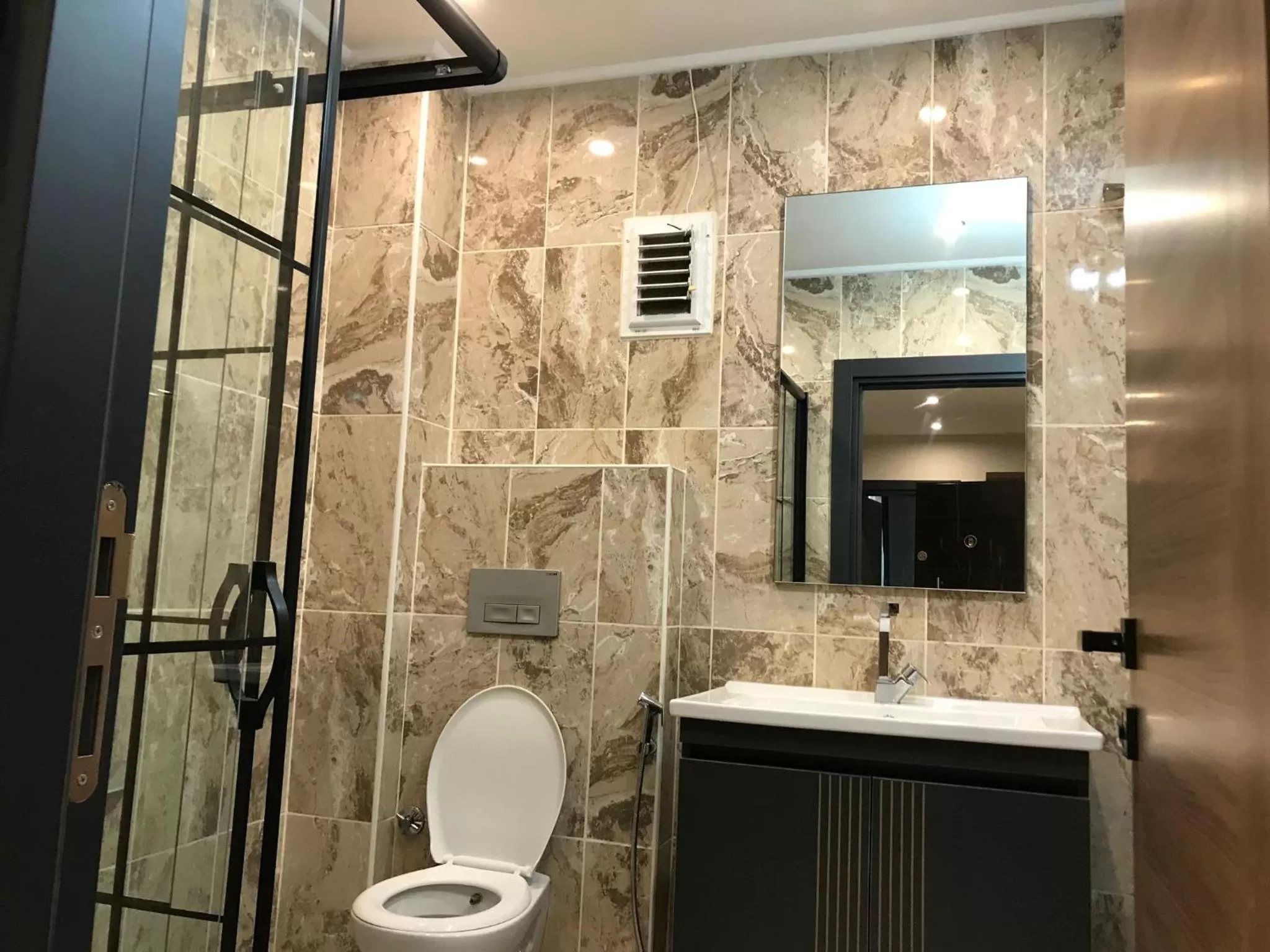 Shower, Bathroom in Yılmaz Suit Apartments
