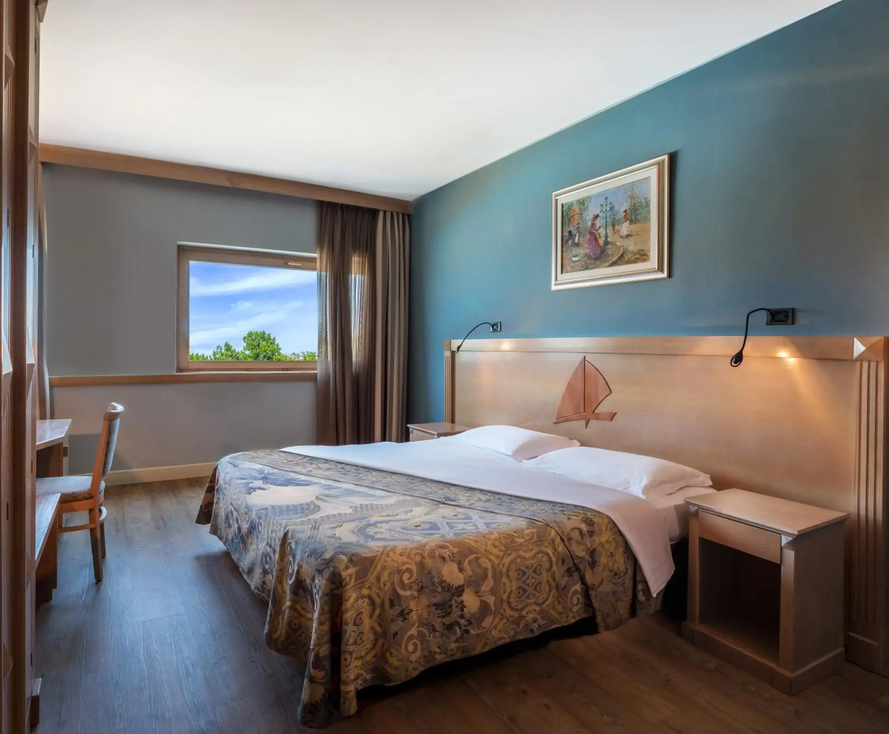 Photo of the whole room, Bed in Grand Hotel Continental Photo of the whole room, Bed in Grand Hotel Continental