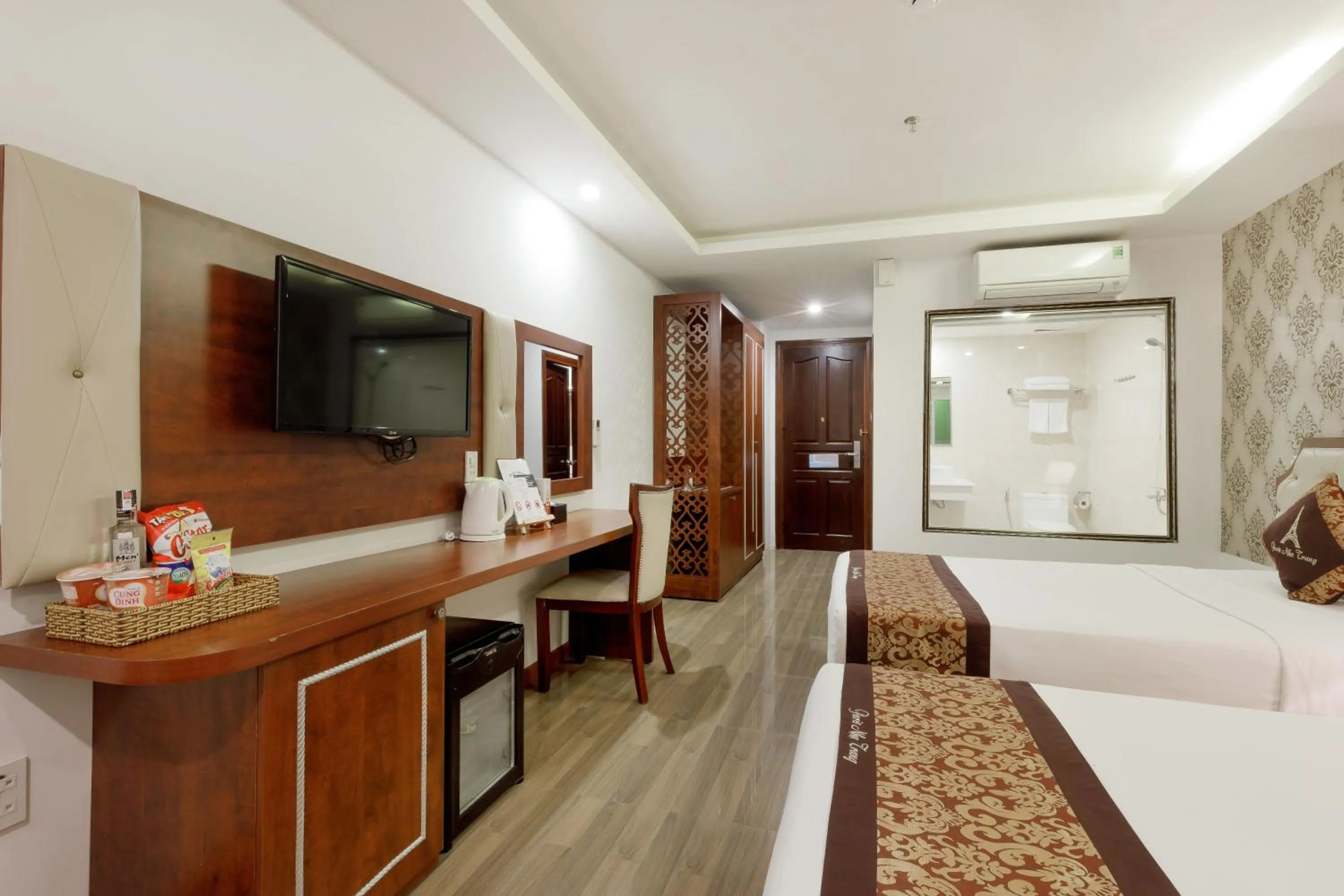 TV and multimedia, Bed in Paris Luxury Hotel & Apartment Nha Trang