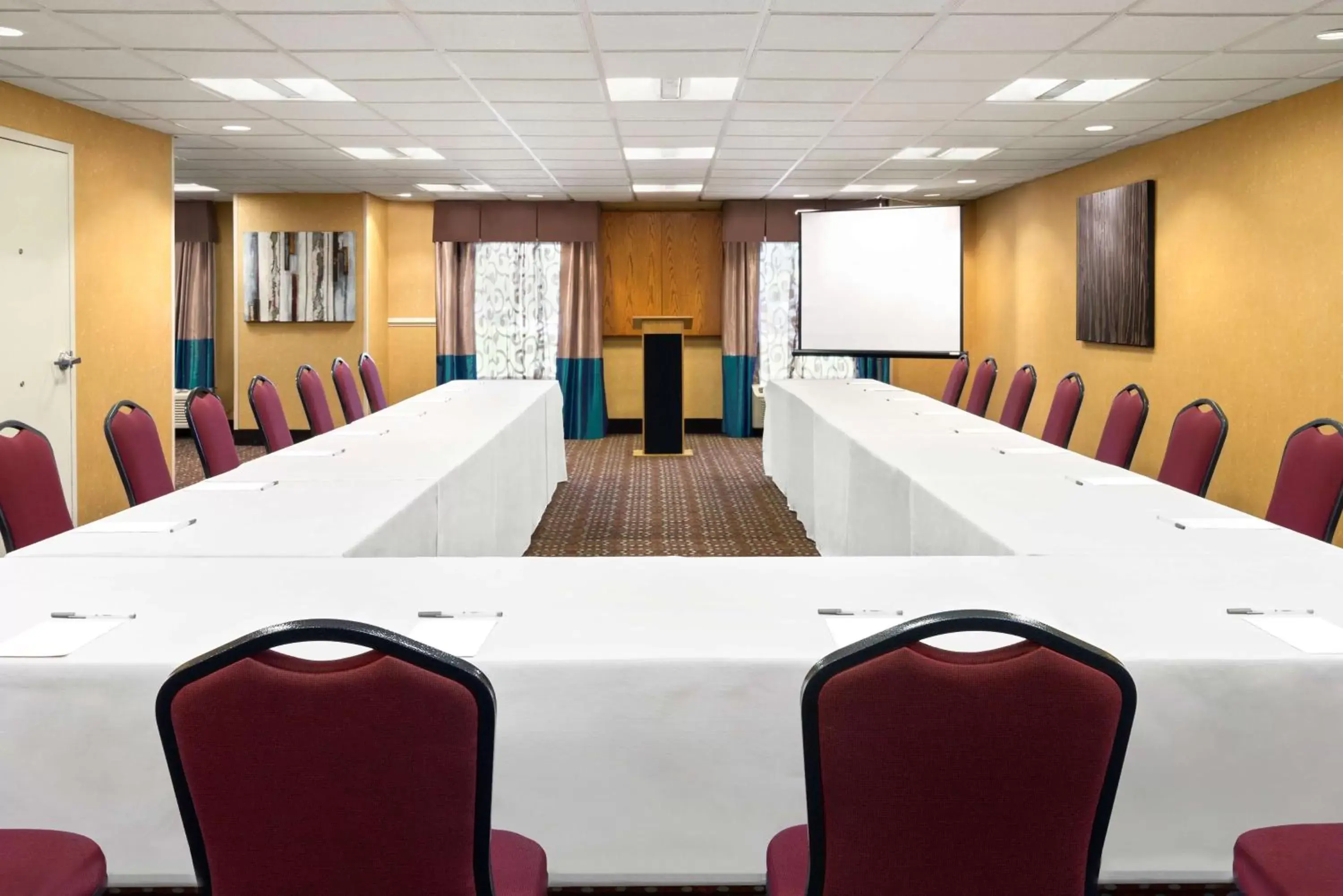 Meeting/conference room in Hampton Inn & Suites Bluffton-Sun City