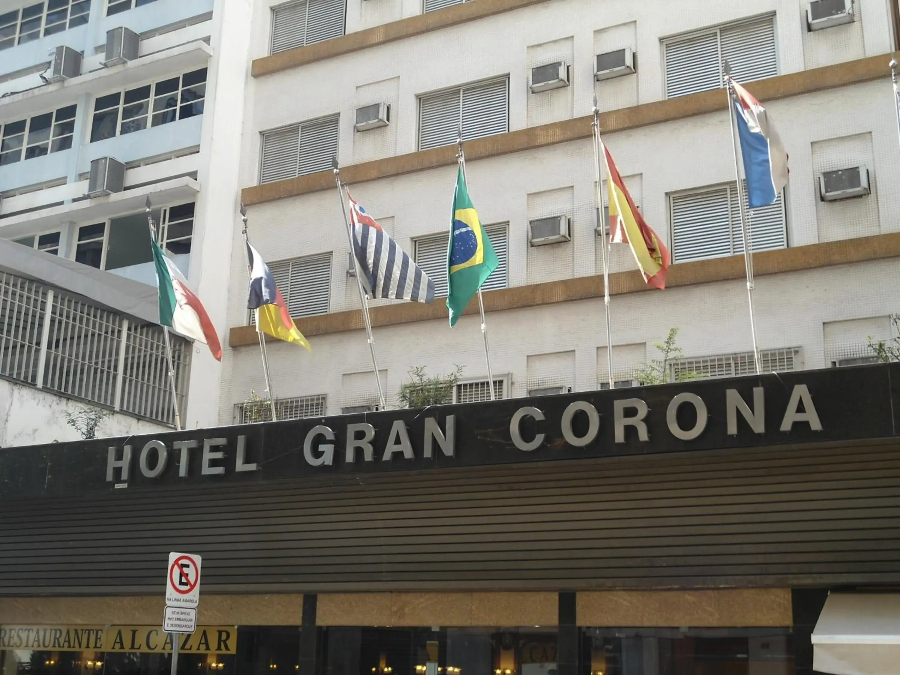 Facade/entrance in Hotel Gran Corona Facade/entrance in Hotel Gran Corona