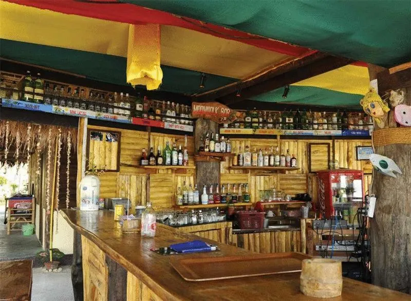 Lounge or bar in Moonwalk Lanta Resort