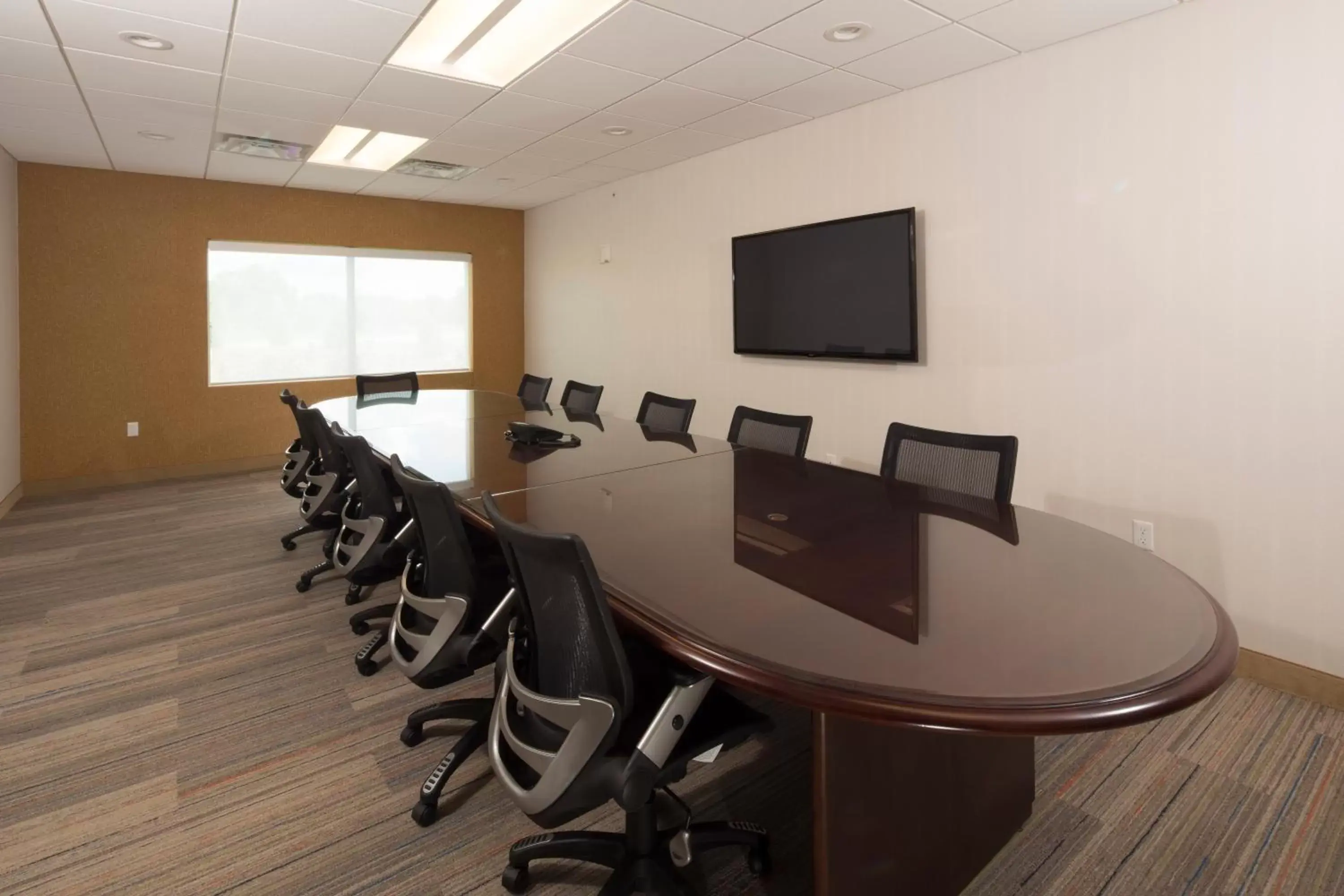 Meeting/conference room in Holiday Inn Express & Suites Port Huron, an IHG Hotel