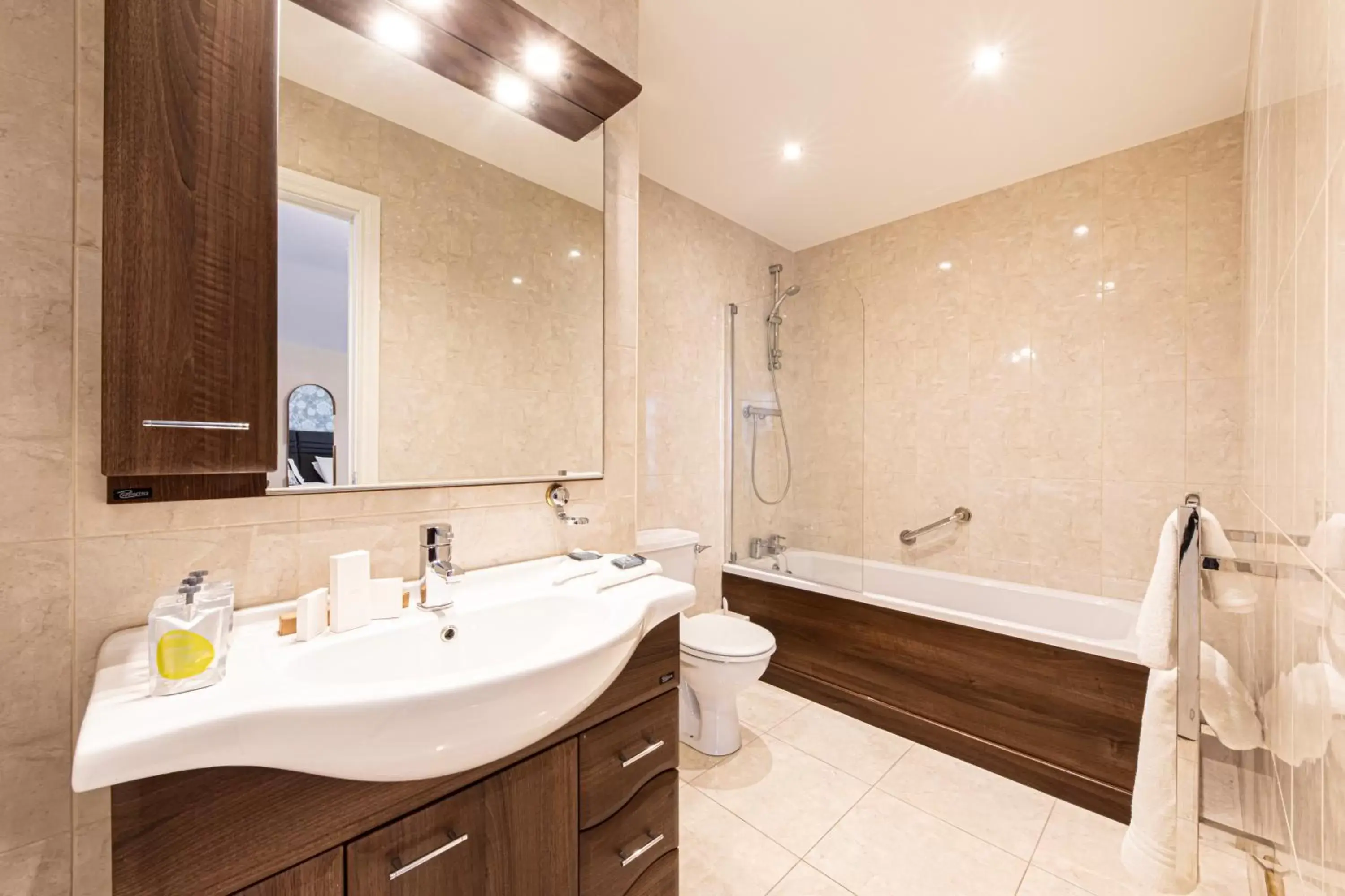 Bathroom in Ballina Manor Hotel