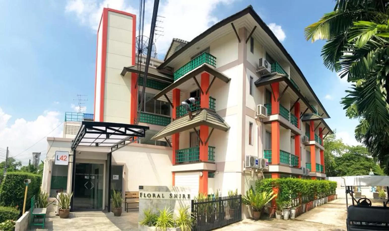 Property building in Floral Shire Suvarnabhumi Airport