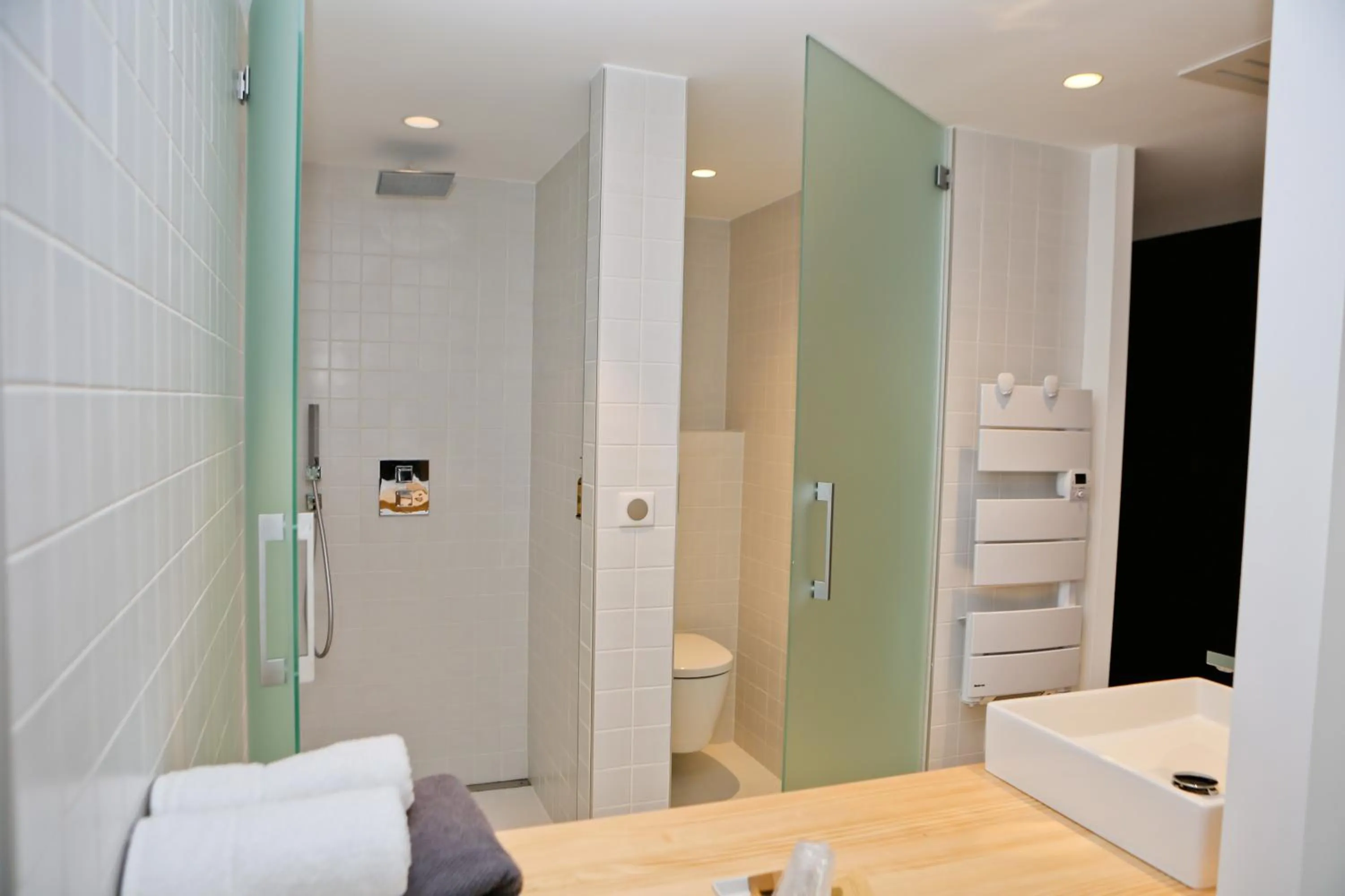 Shower in Hotel Restaurant Santiago