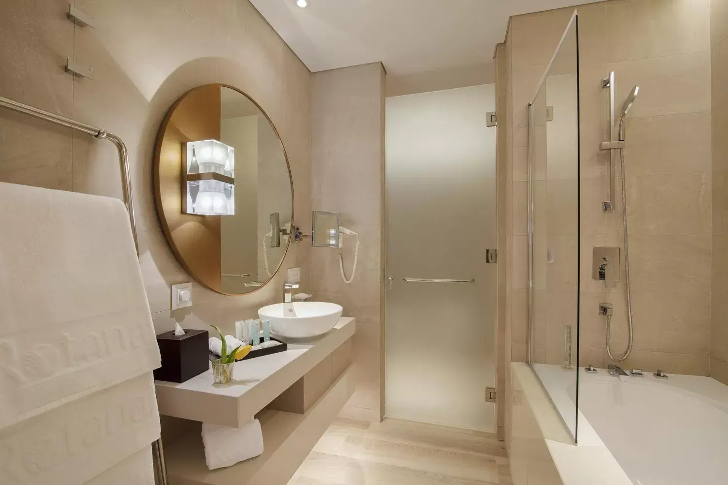 Toilet, Bathroom in Al Bandar Arjaan by Rotana – Dubai Creek