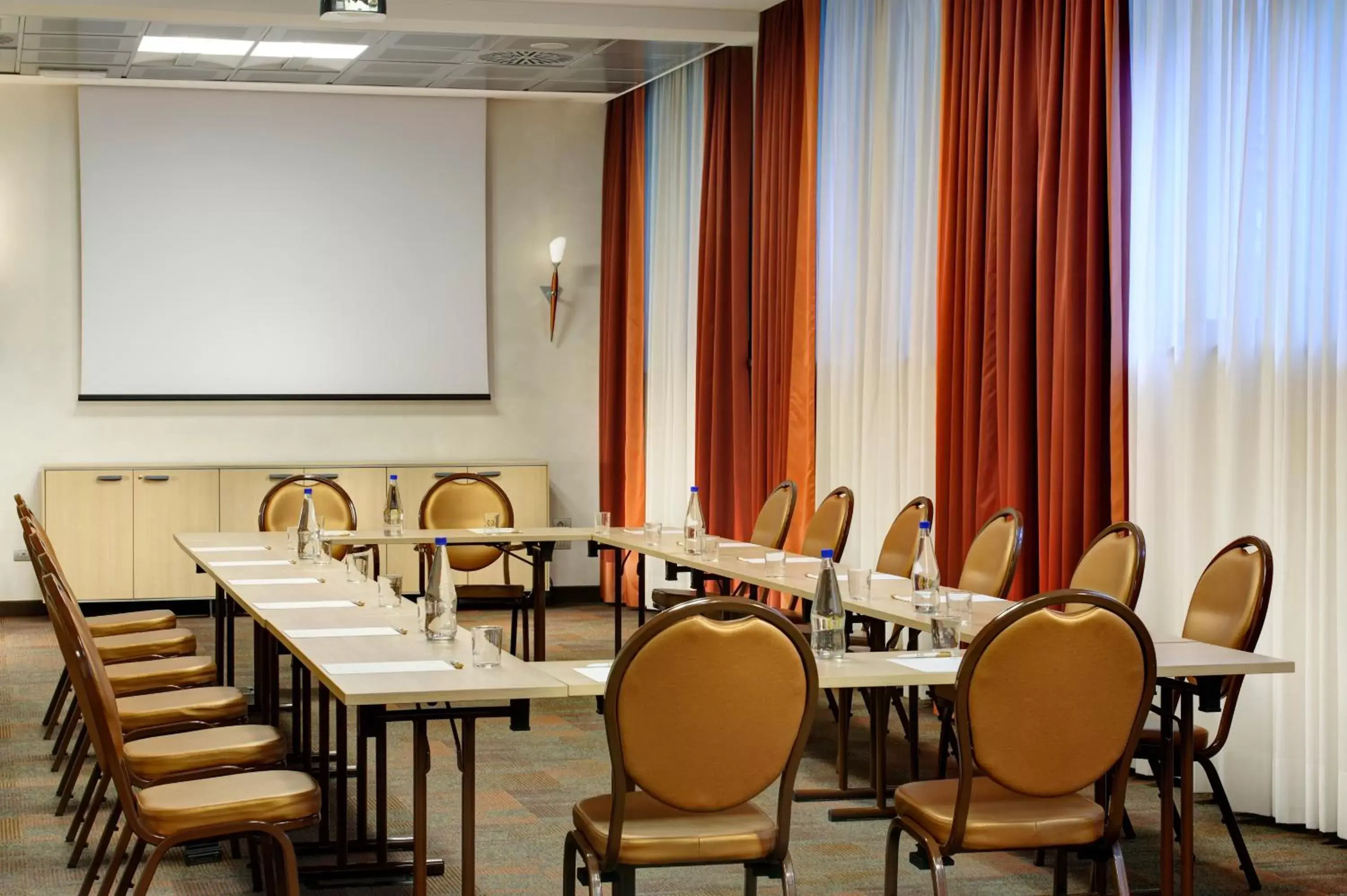 Business facilities in FH55 Grand Hotel Mediterraneo