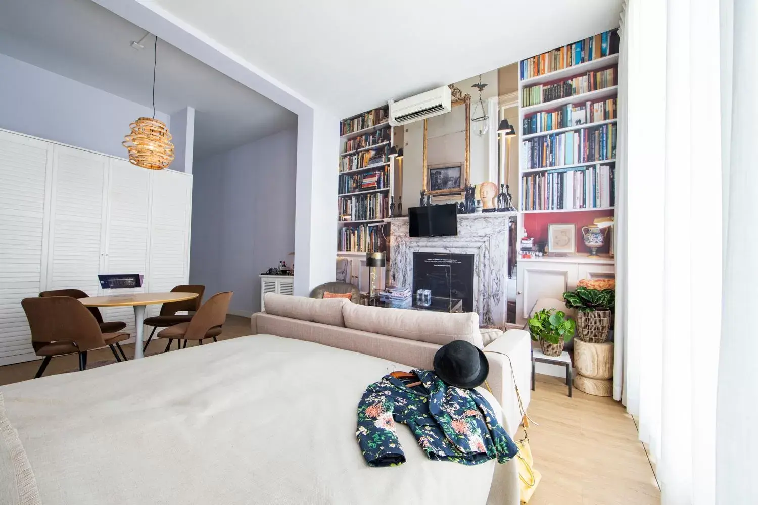 Bedroom, Bed in Stadsvilla Hotel Mozaic Den Haag Bedroom, Bed in Stadsvilla Hotel Mozaic Den Haag