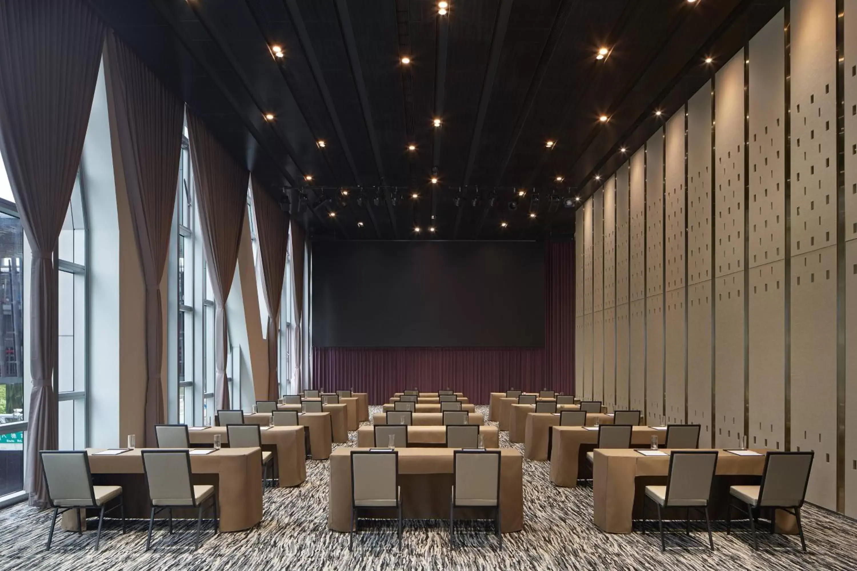 Meeting/conference room in Four Points by Sheraton Linkou