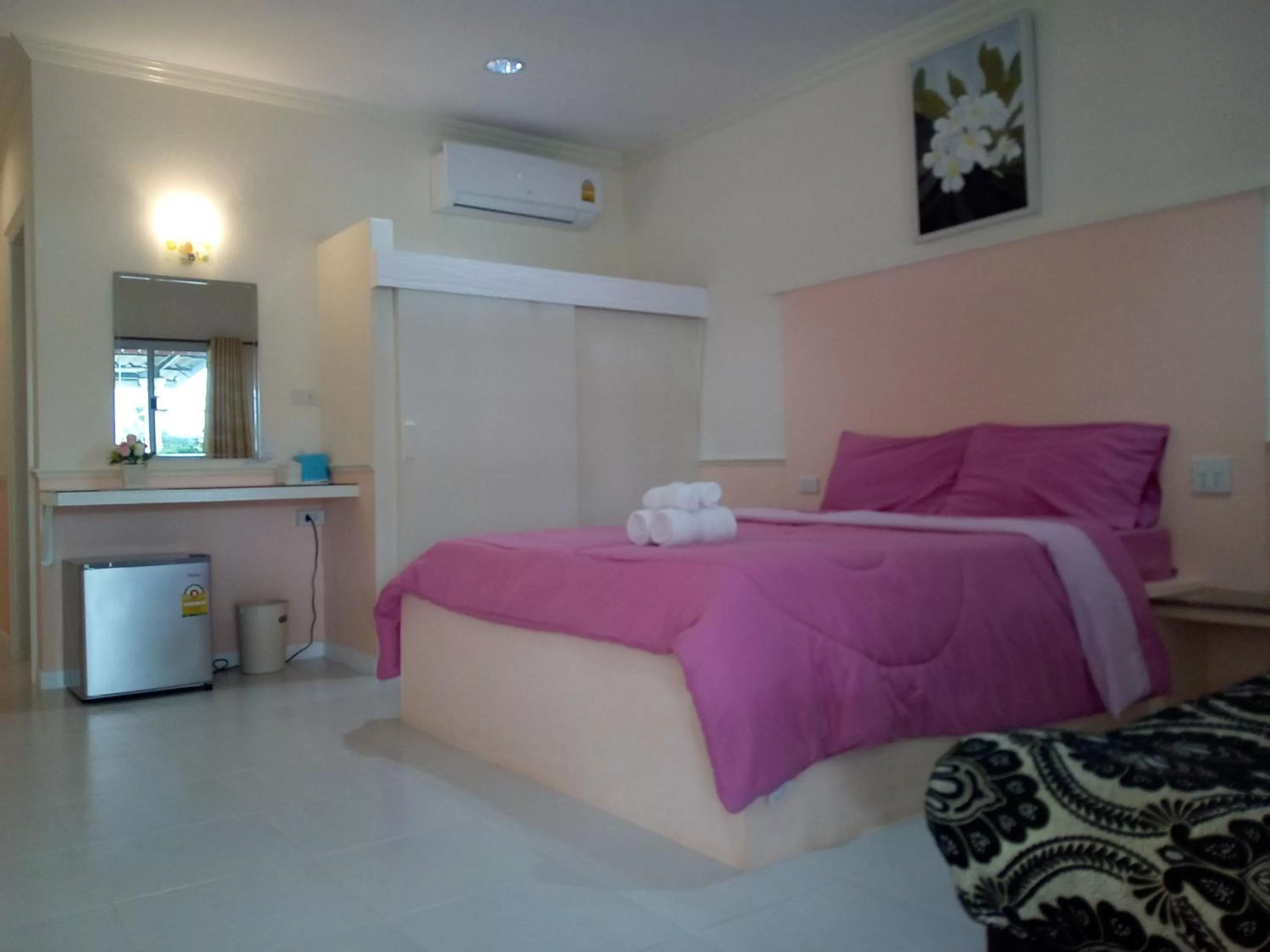 Bedroom, Bed in Fancy Carp Resort