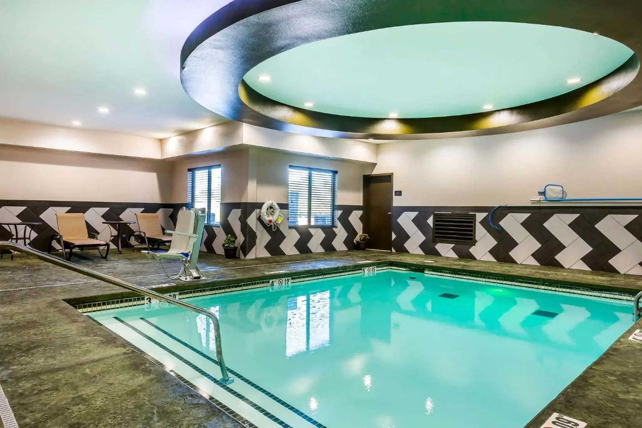 Pool view, Swimming Pool in Comfort Inn & Suites Moore - Oklahoma City