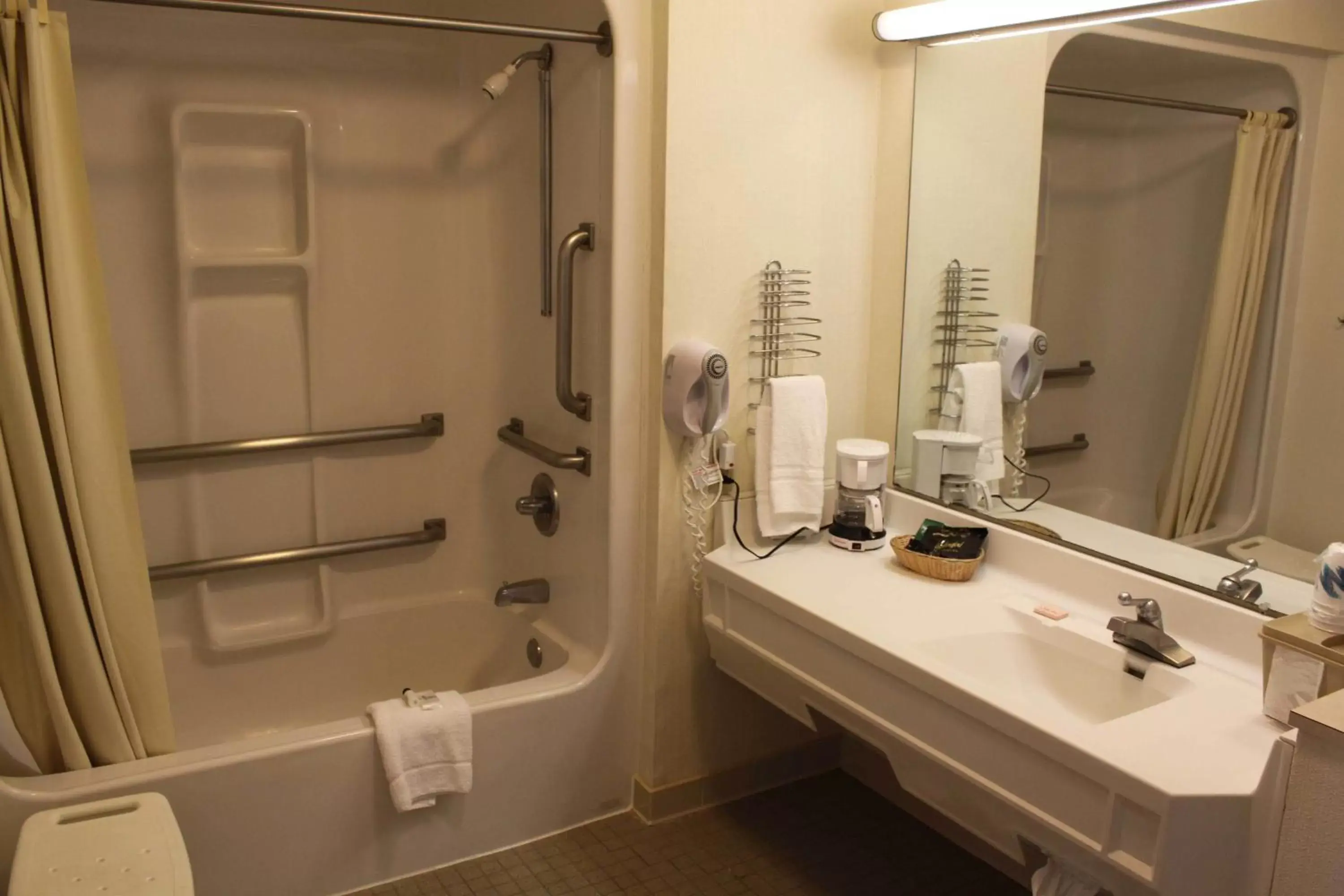 Bathroom in Bluegrass Extended Stay