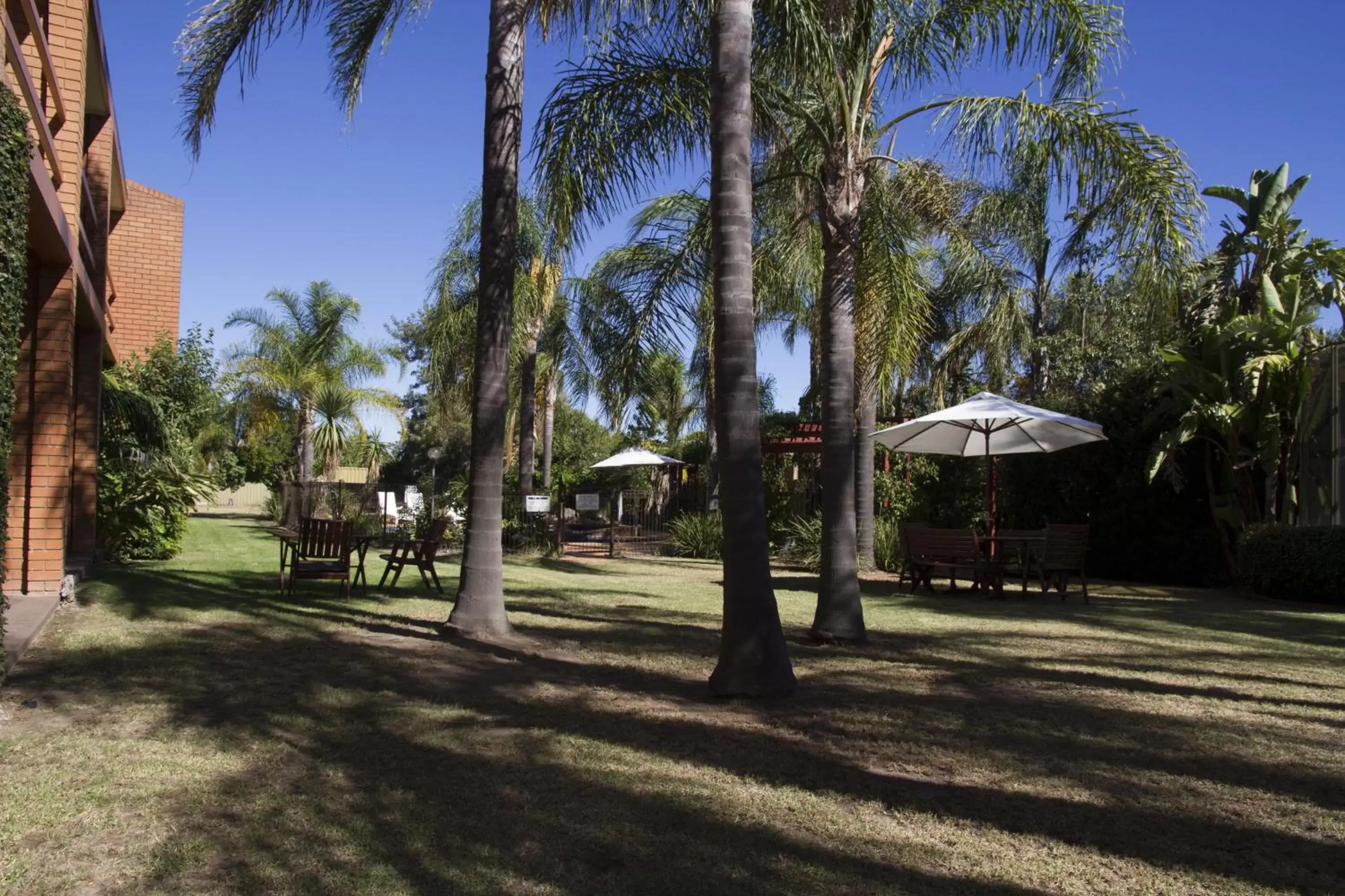 BBQ facilities in Crystal Fountain Motel Albury BBQ facilities in Crystal Fountain Motel Albury