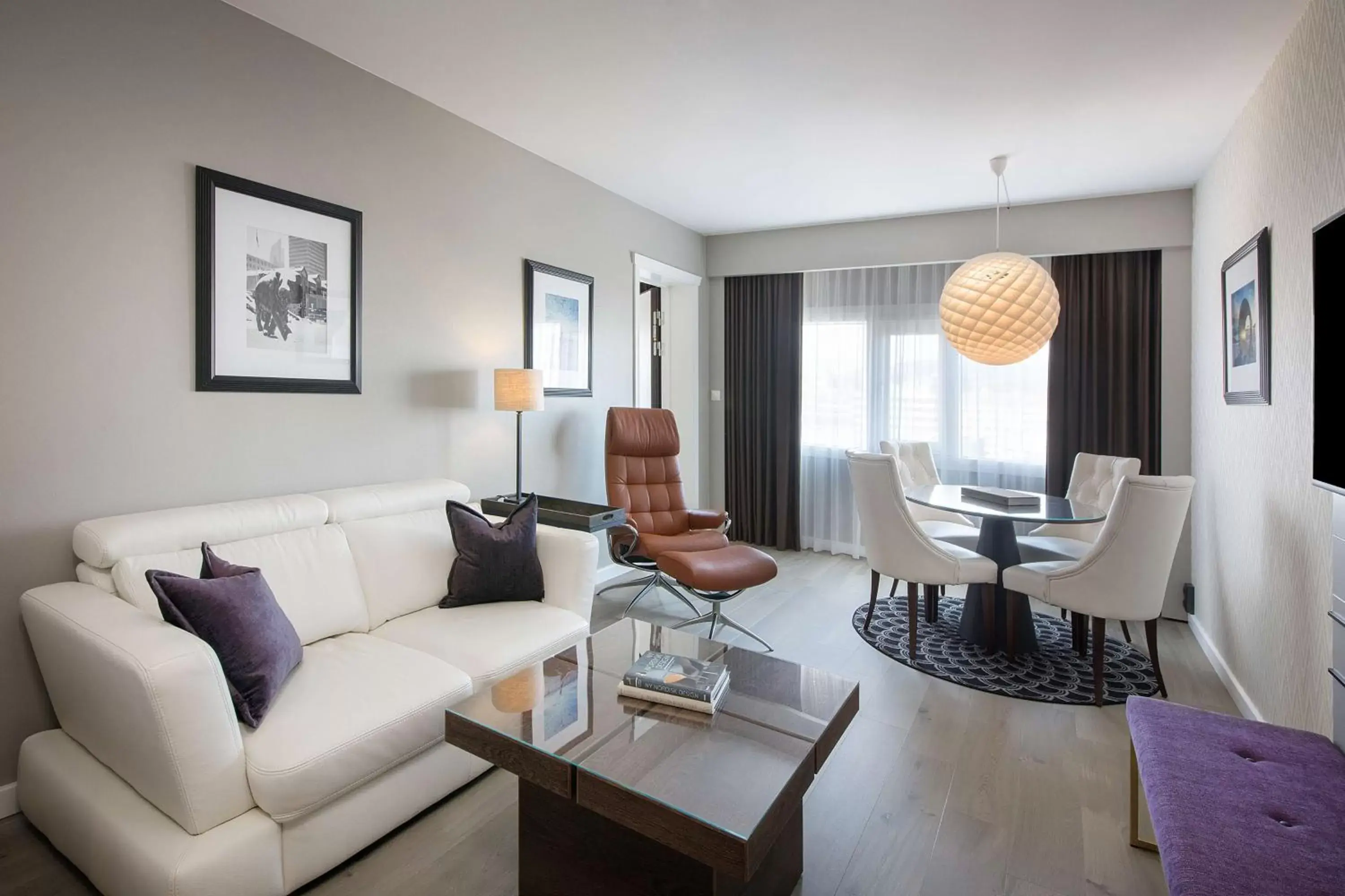 Living room, Seating Area in Radisson Blu Plaza Hotel, Oslo