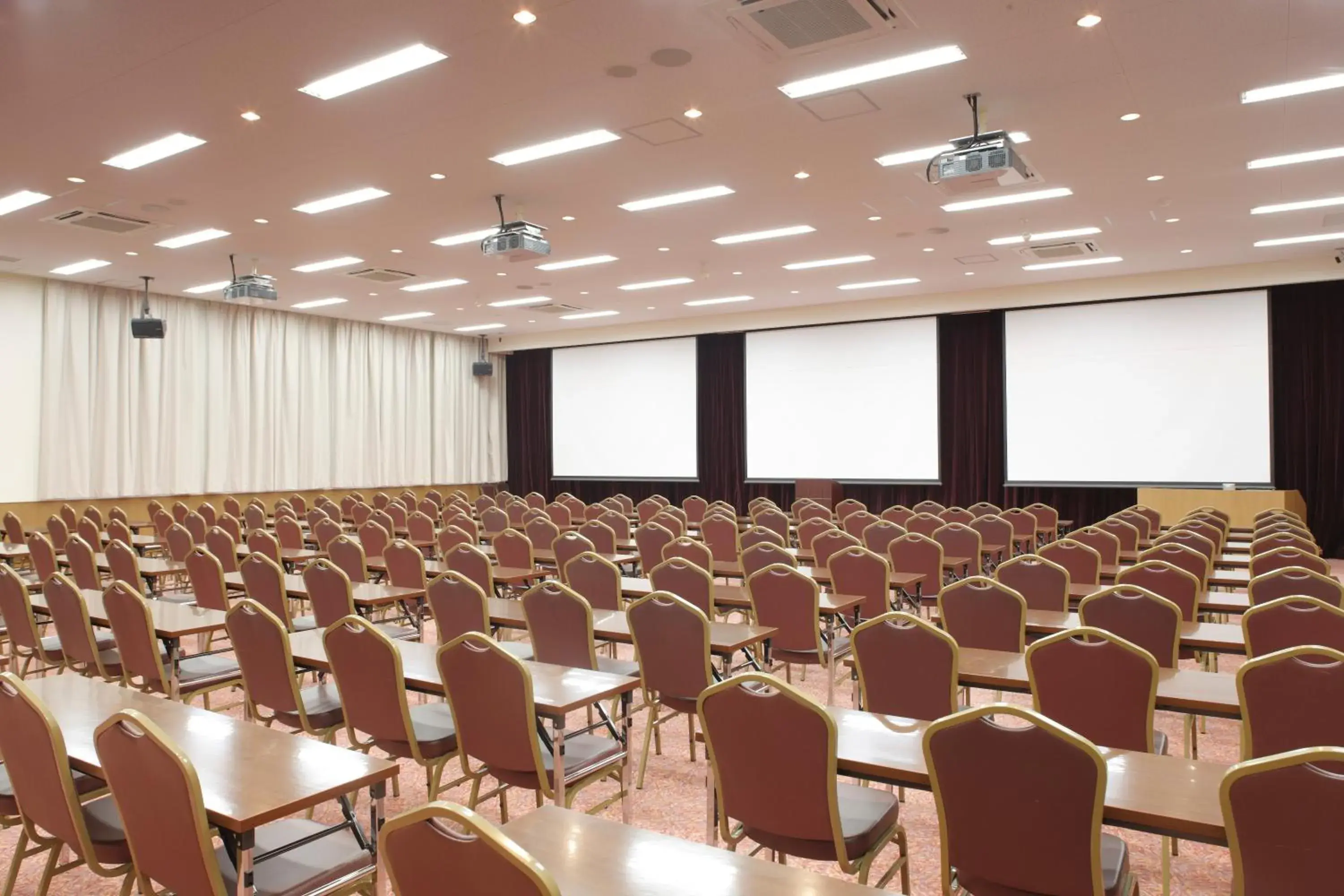 Meeting/conference room in S.Training Center Hotel