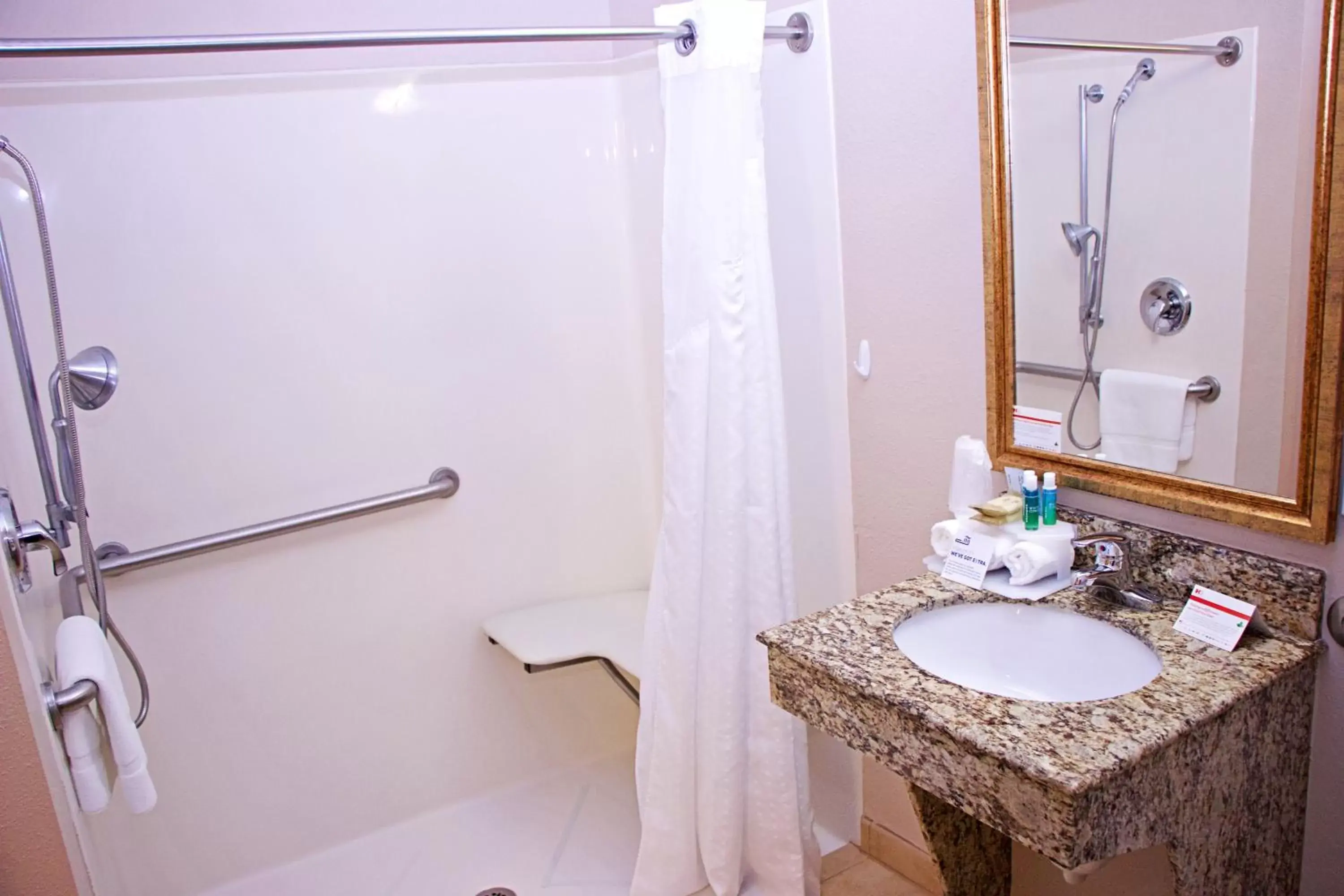 Photo of the whole room, Bathroom in Holiday Inn Express Hotel & Suites Pierre-Fort Pierre, an IHG Hotel