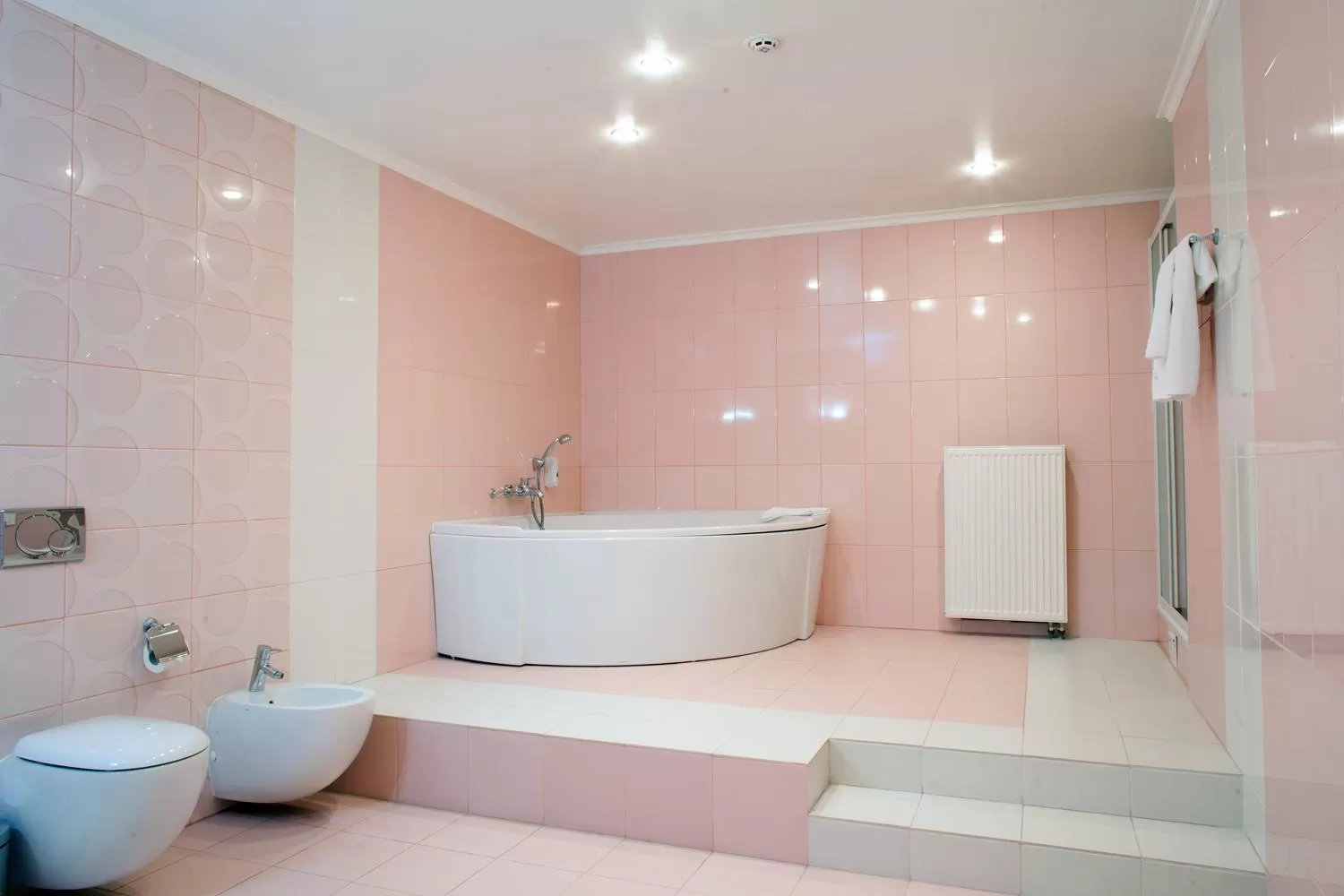 Shower in ONOVO Dendra Hotel