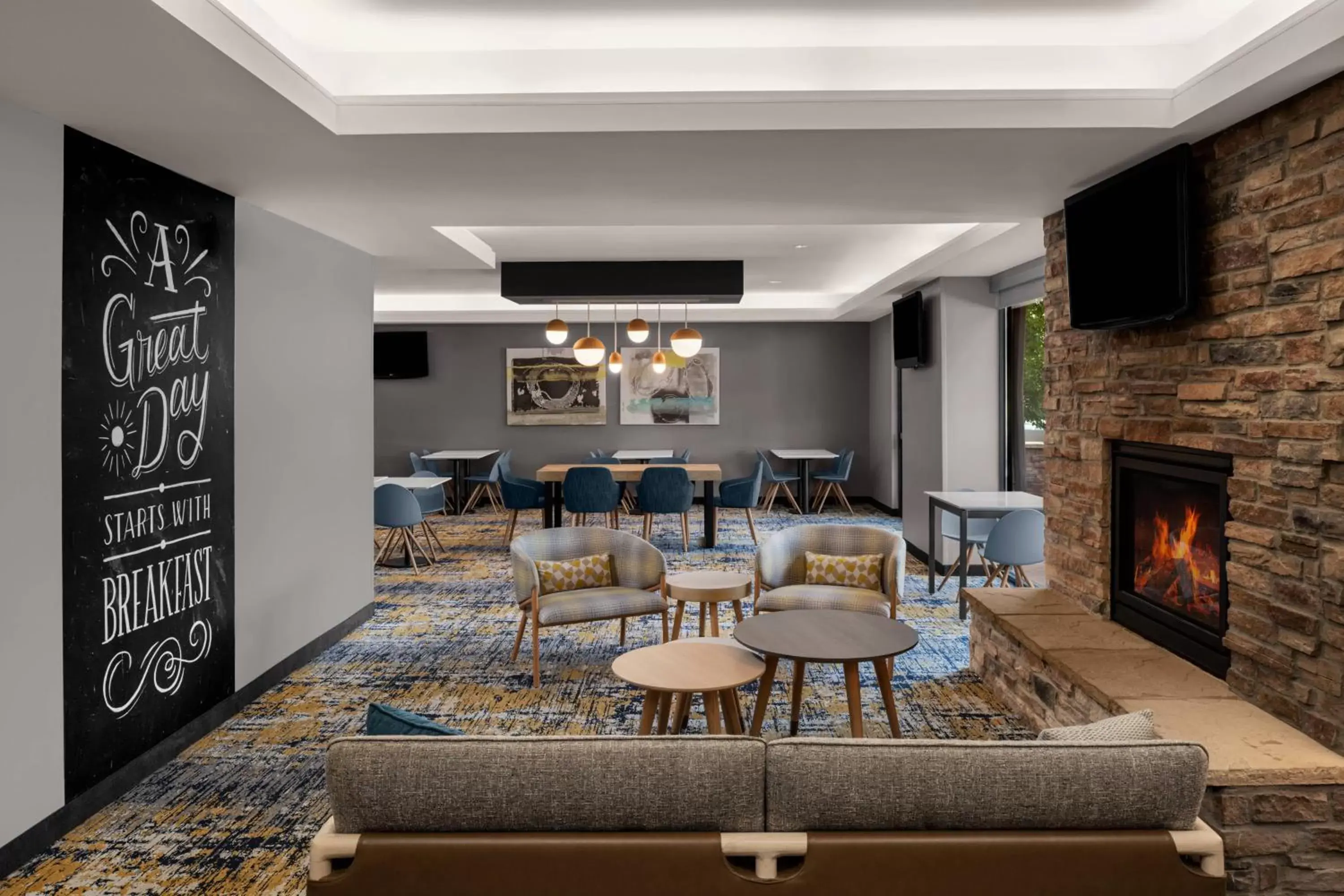 Lobby or reception, Lounge/Bar in TownPlaces Suite Denver Airport at Gateway Park