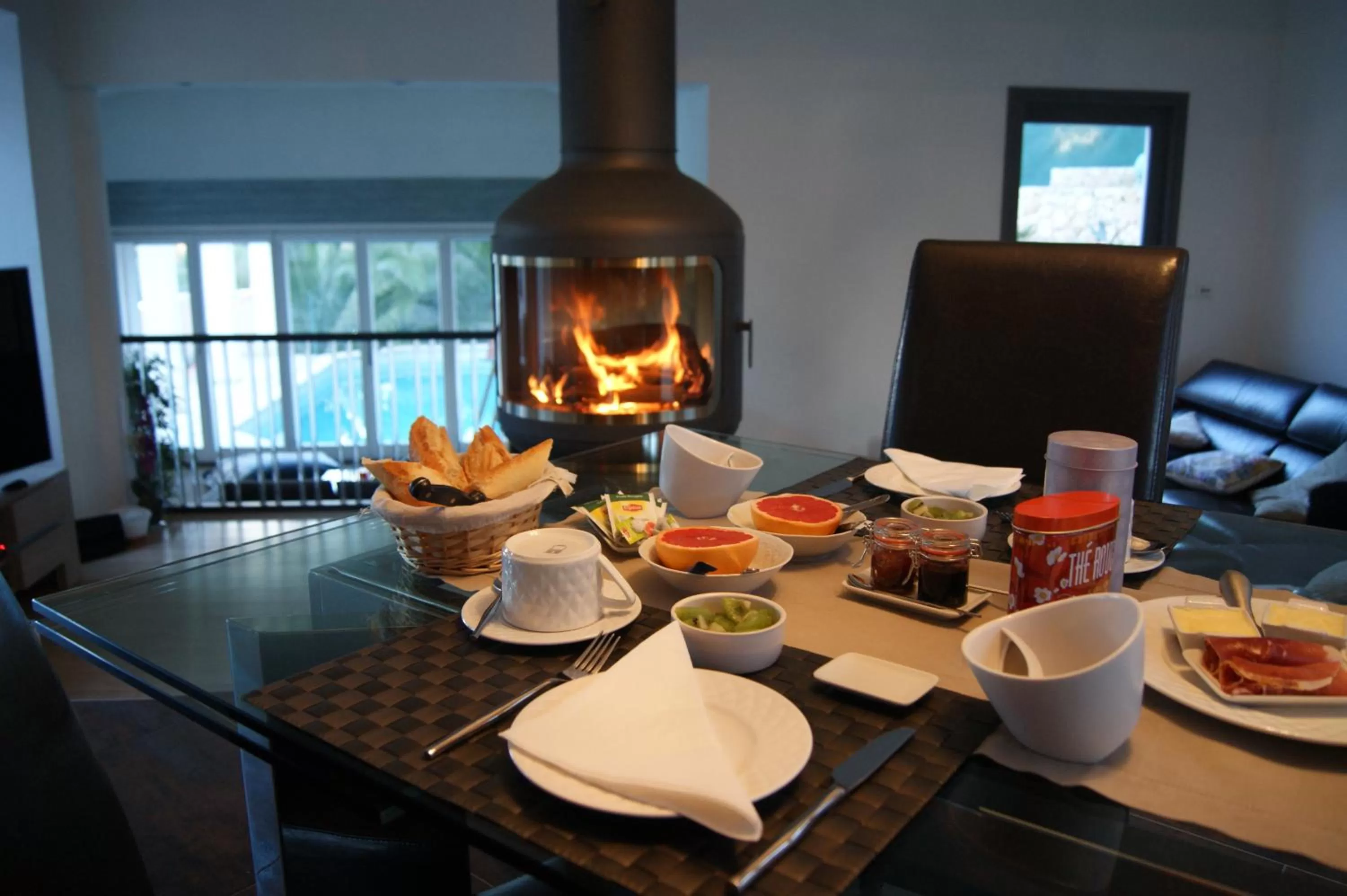 Continental breakfast in B&B Villa Castelnau Montpellier