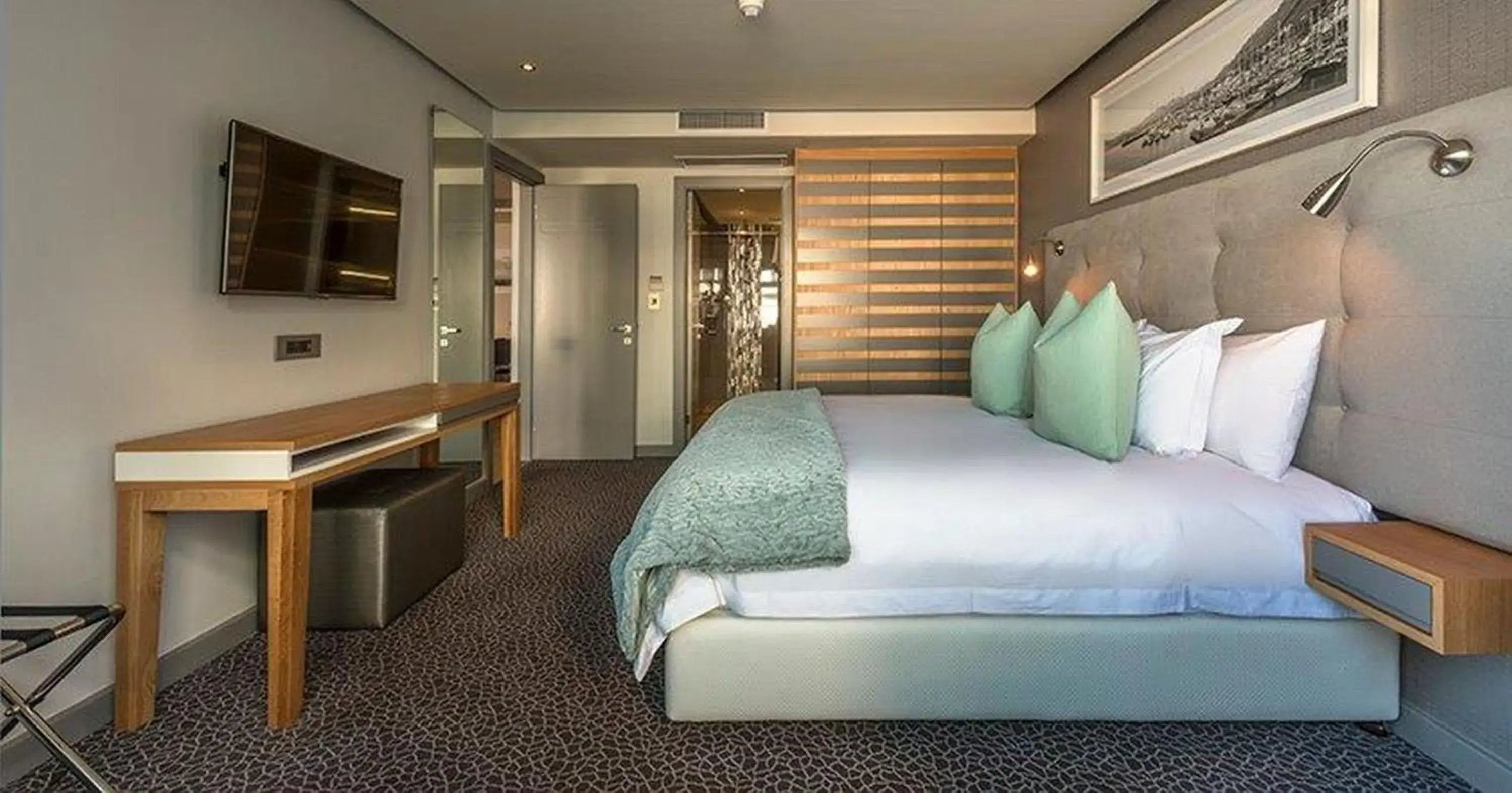 Bedroom, Bed in Krystal Beach Hotel