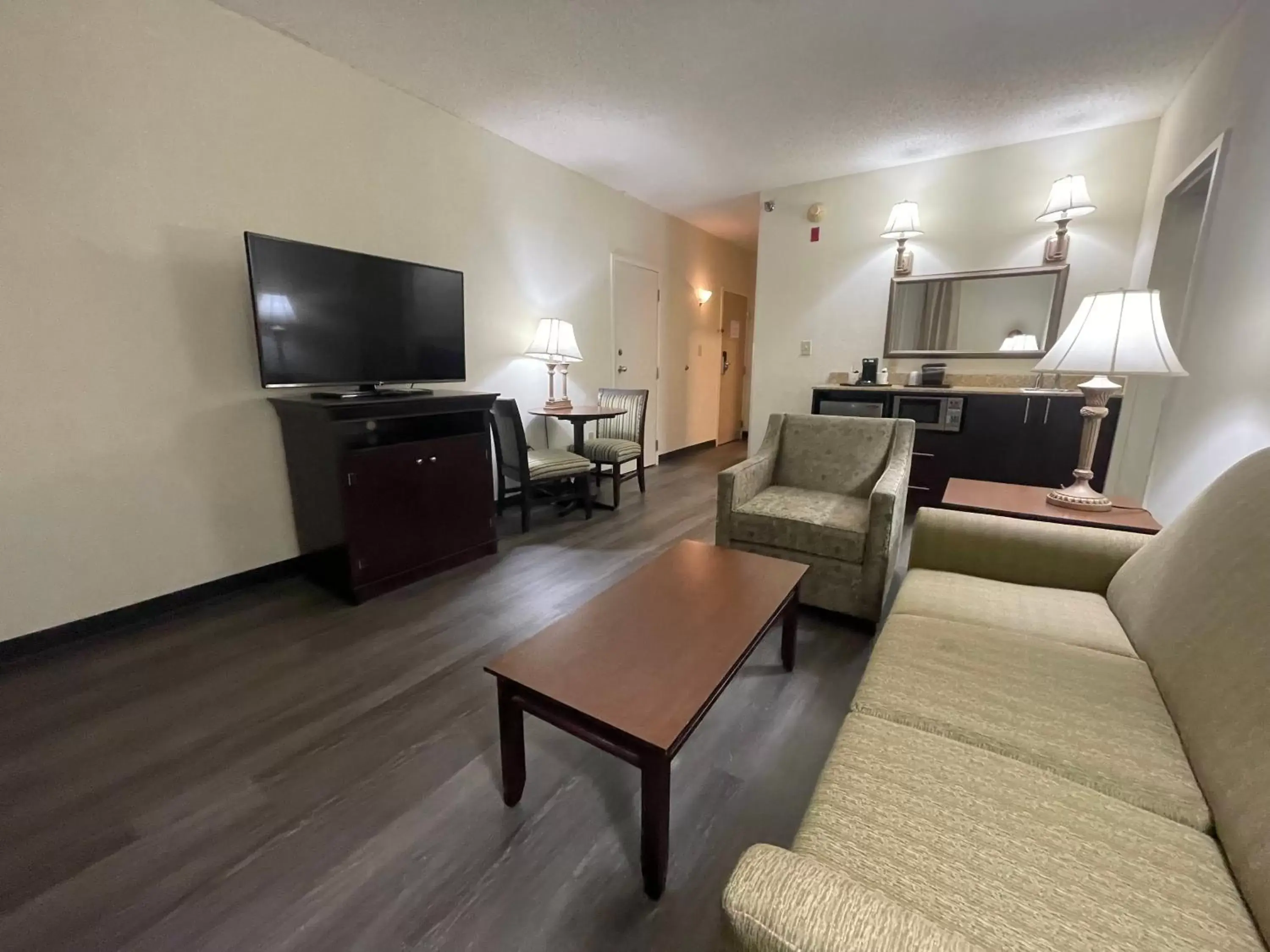 TV/Entertainment Center in Comfort Inn Pinehurst