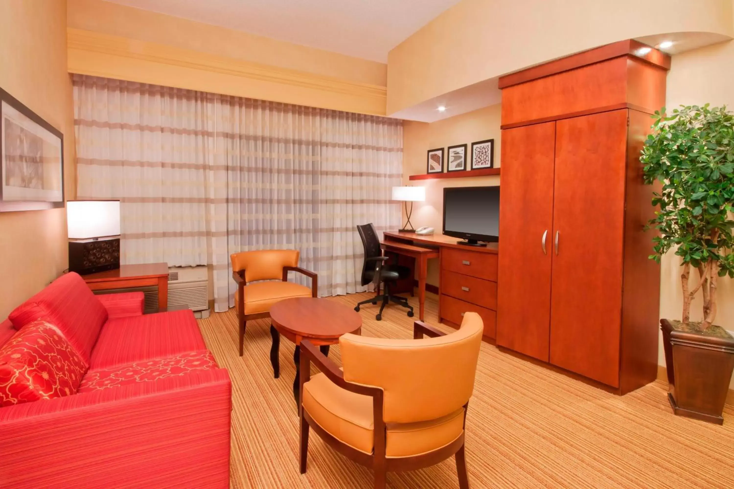 Living room, Seating Area in Courtyard by Marriott Amarillo West/Medical Center