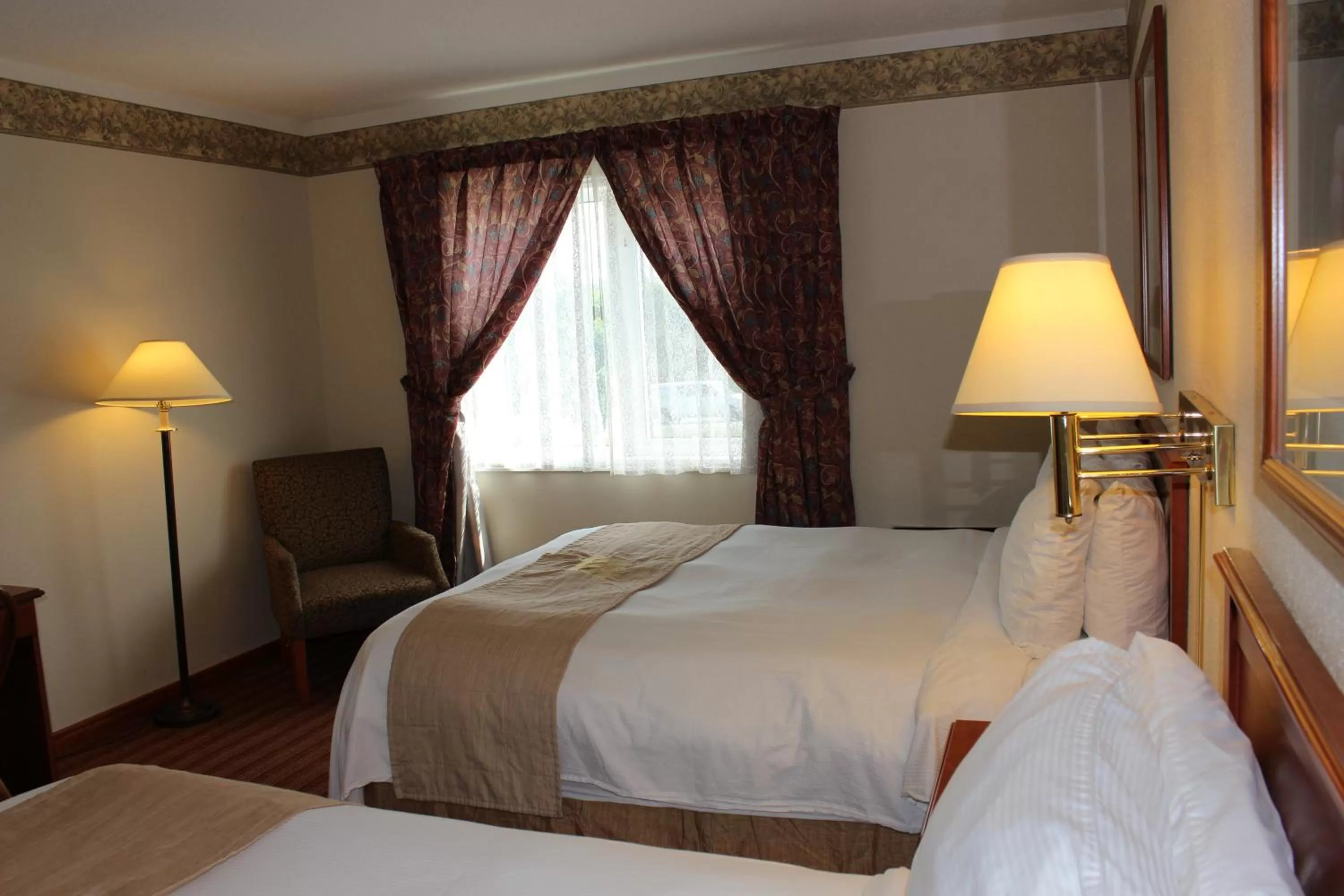 Bed in Coastal Inn Halifax - Bayers Lake