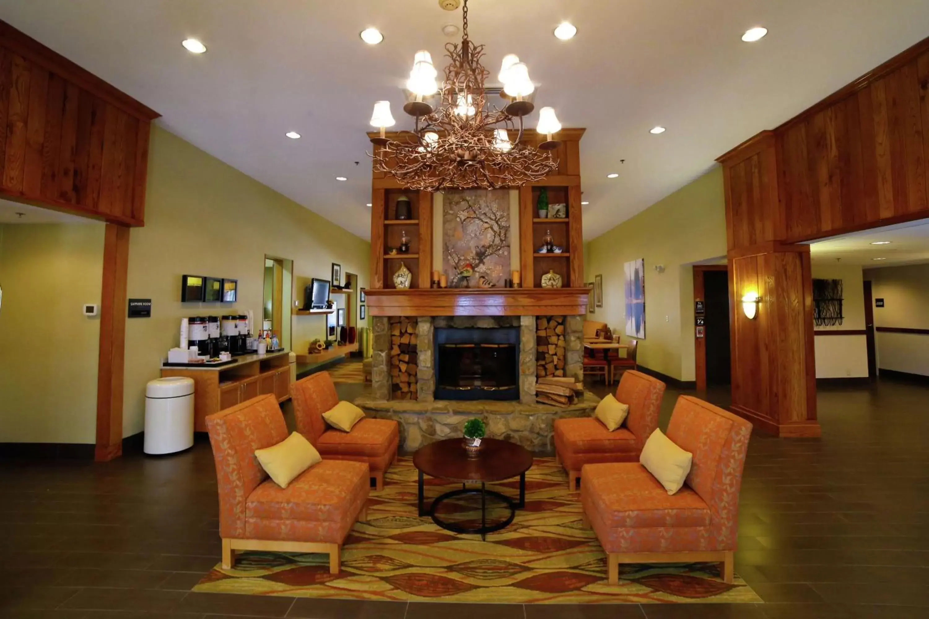 Lobby or reception, Lounge/Bar in Hampton Inn Franklin, NC