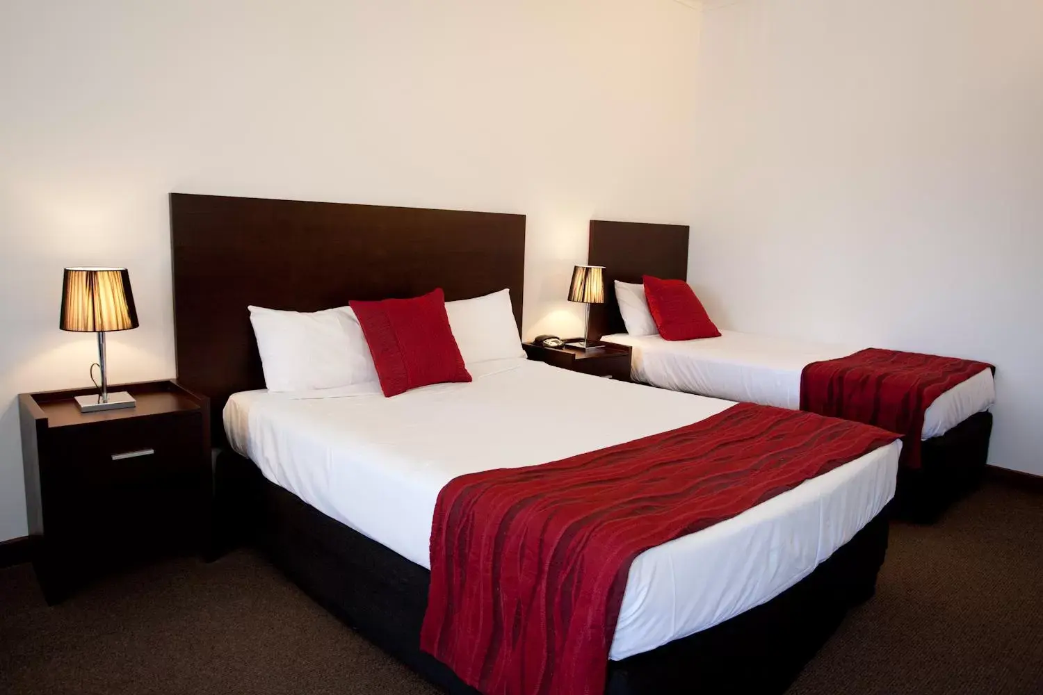 Bedroom, Bed in Mercure Port of Echuca