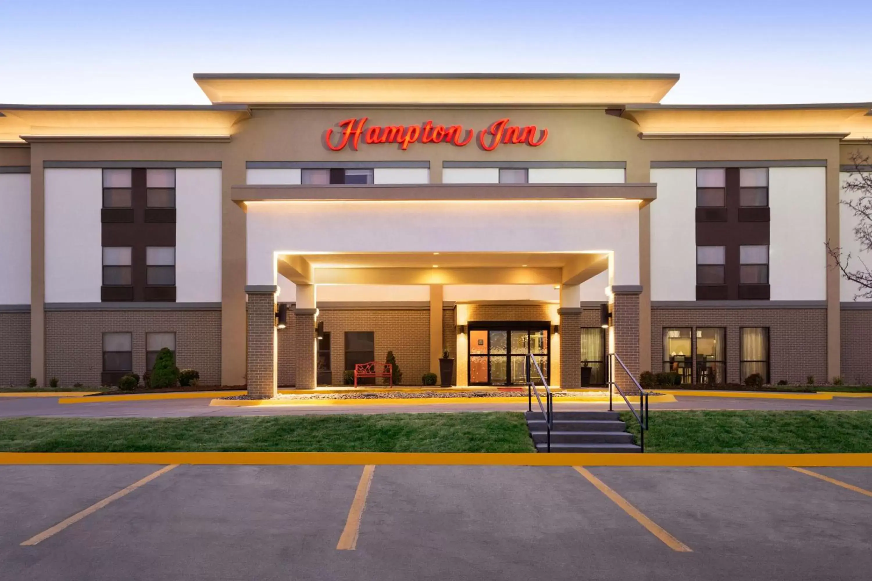 Property building in Hampton Inn Wichita-East Property building in Hampton Inn Wichita-East