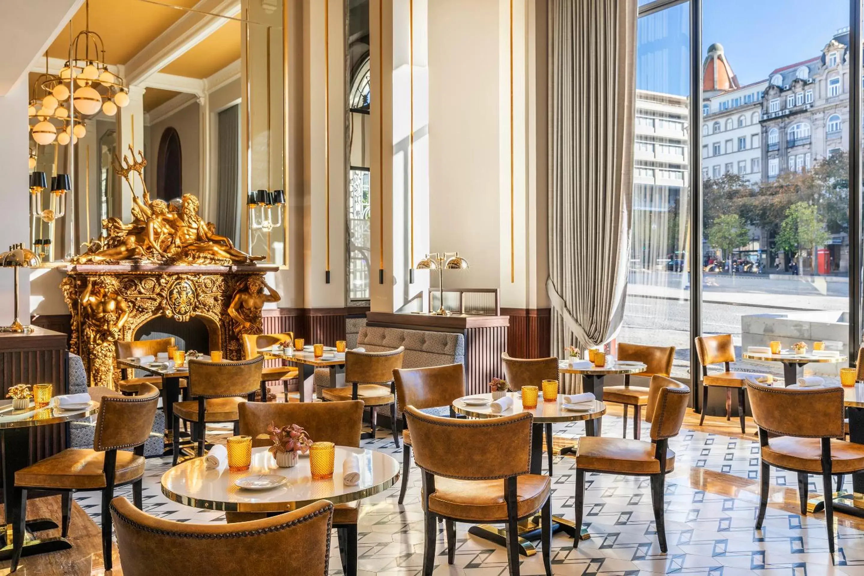 Restaurant/Places to Eat in Maison Albar Hotels Le Monumental Palace